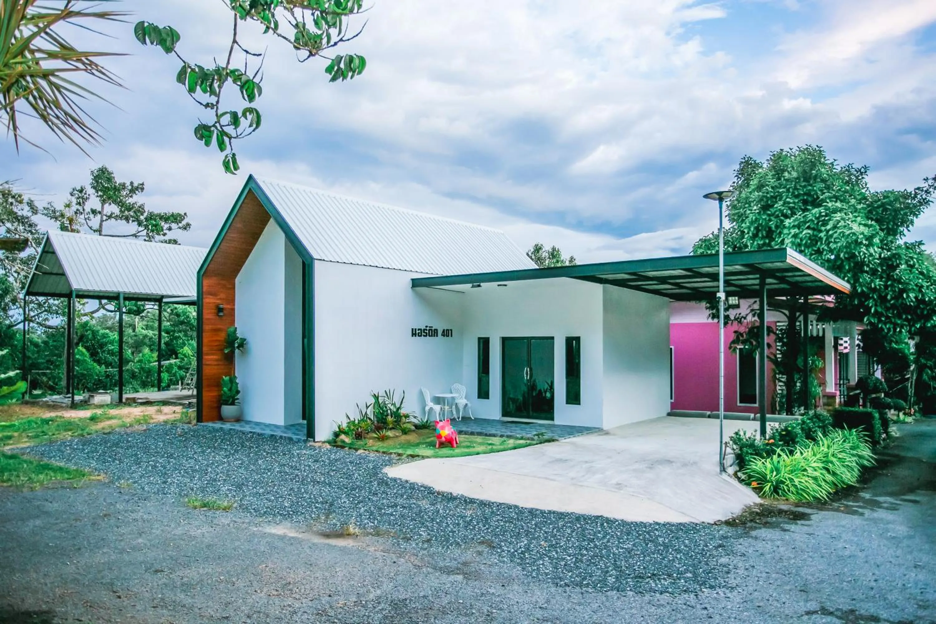 Property building in Baan Suan Mee Tang