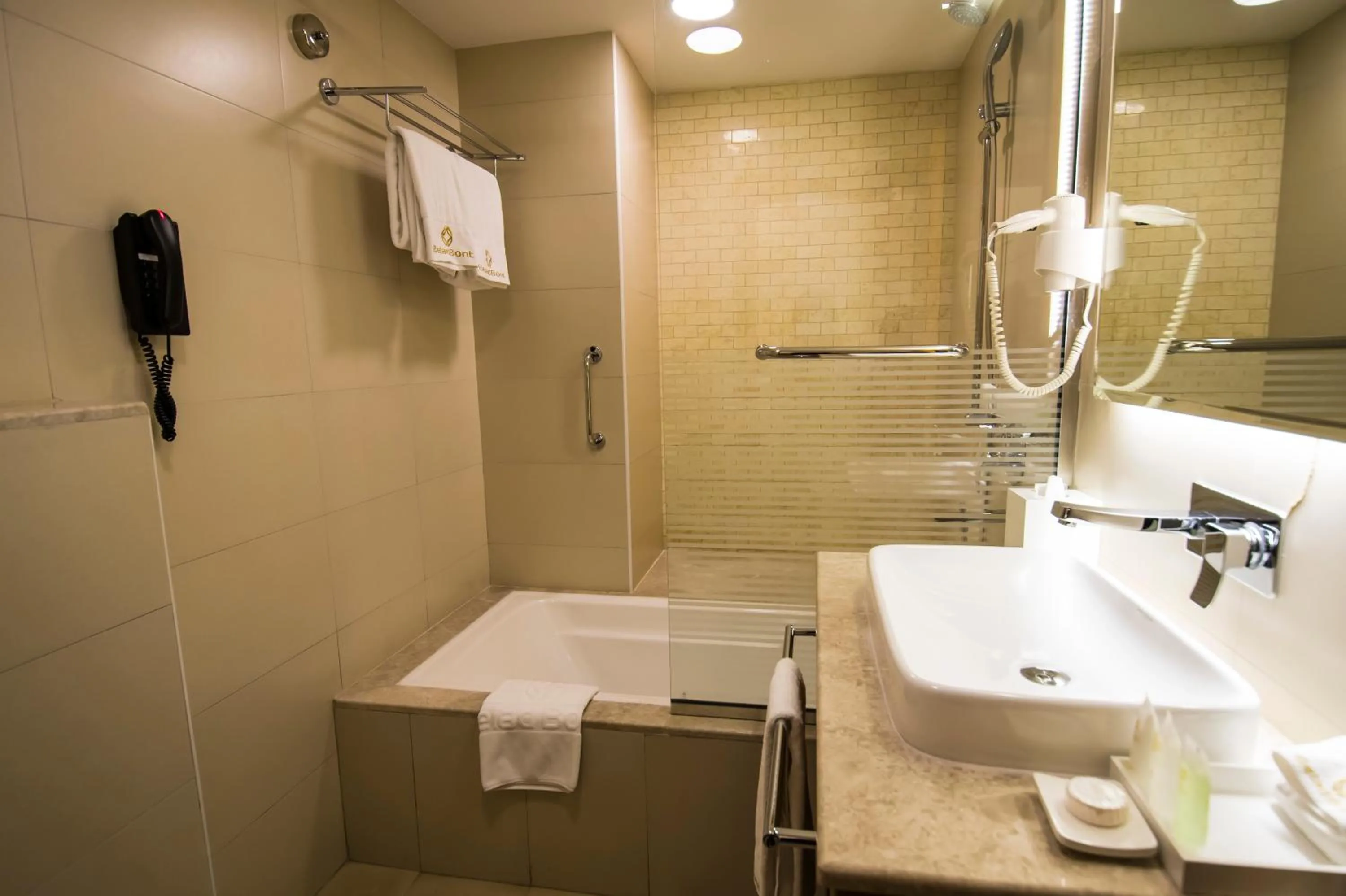 Bath in Belad Bont Resort