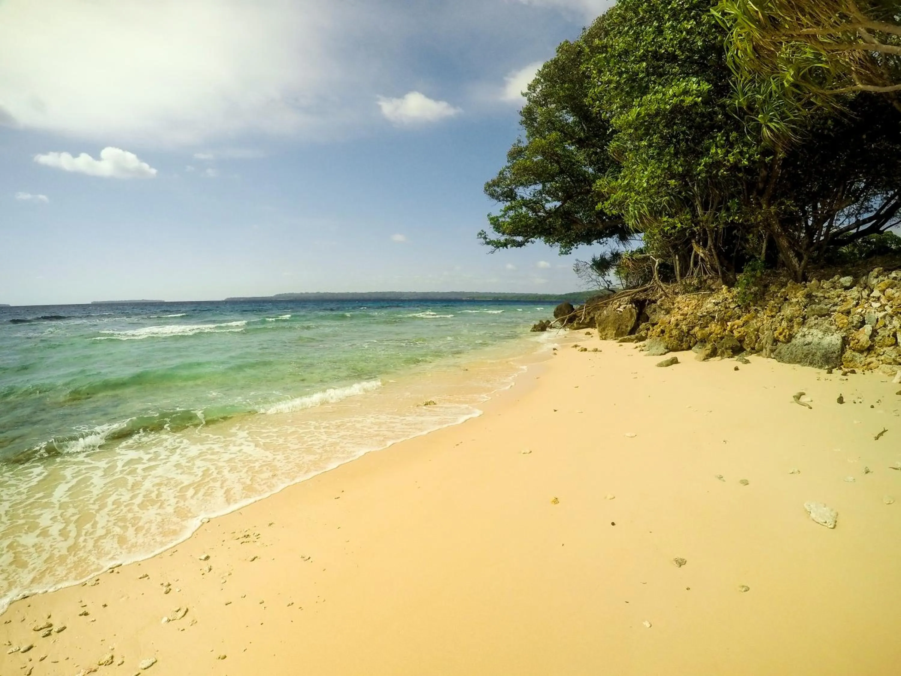 Beach in Aore Breeze