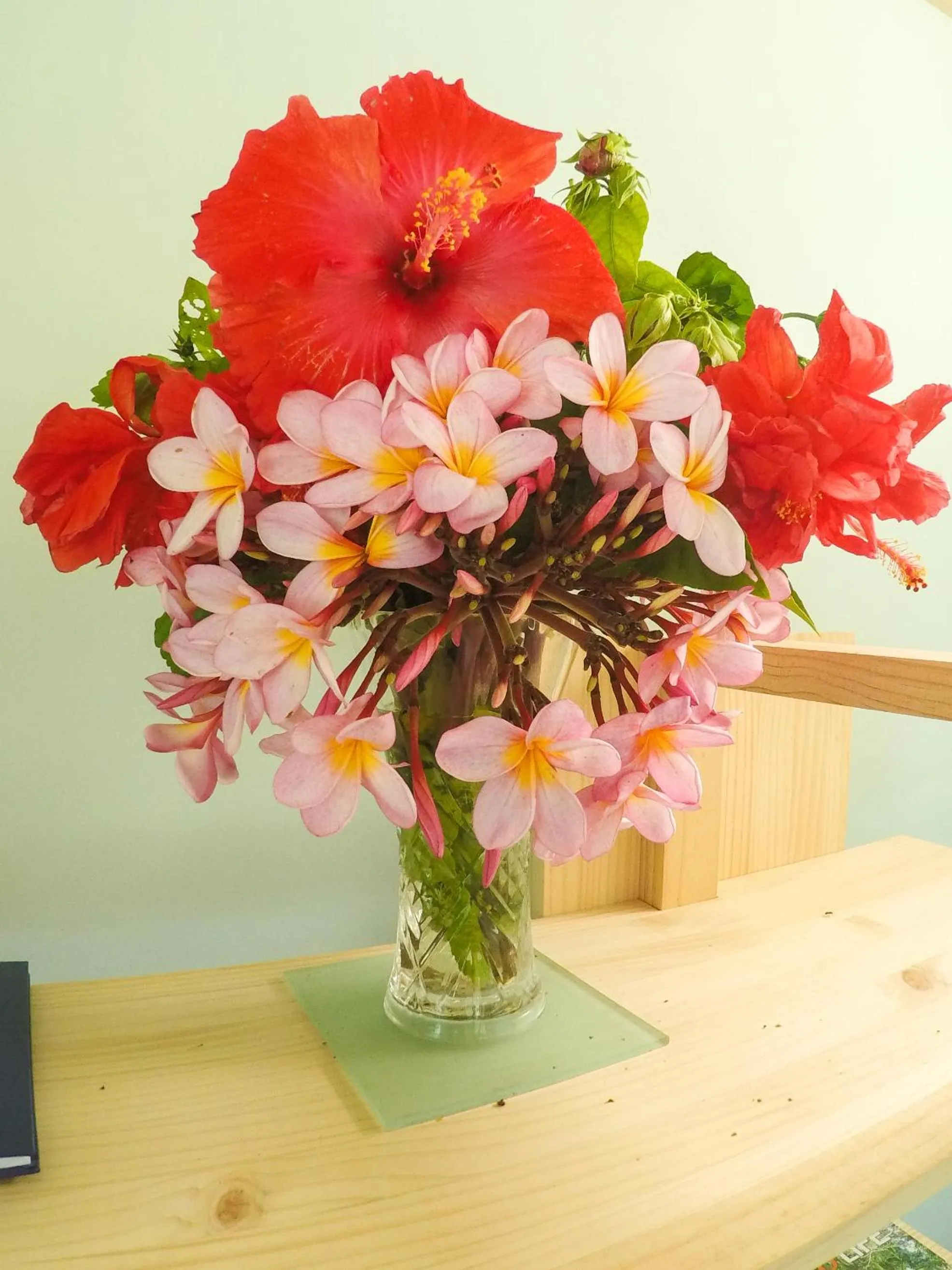 Decorative detail in Aore Breeze