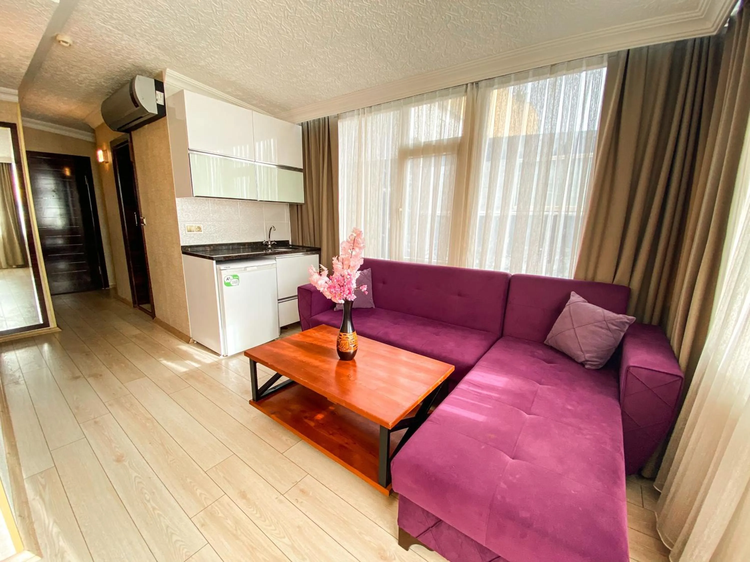 Seating area in Mekke Hotel Istanbul