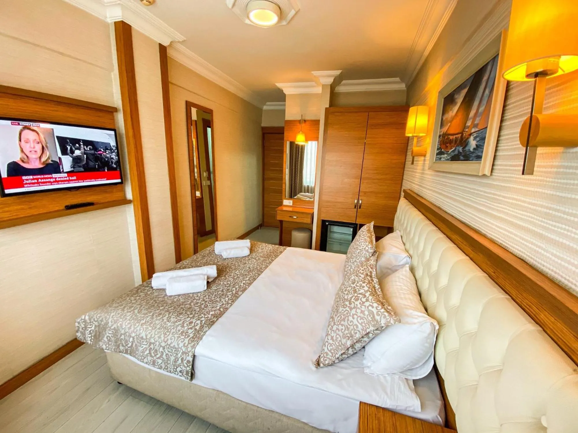 Photo of the whole room, Bed in Mekke Hotel Istanbul