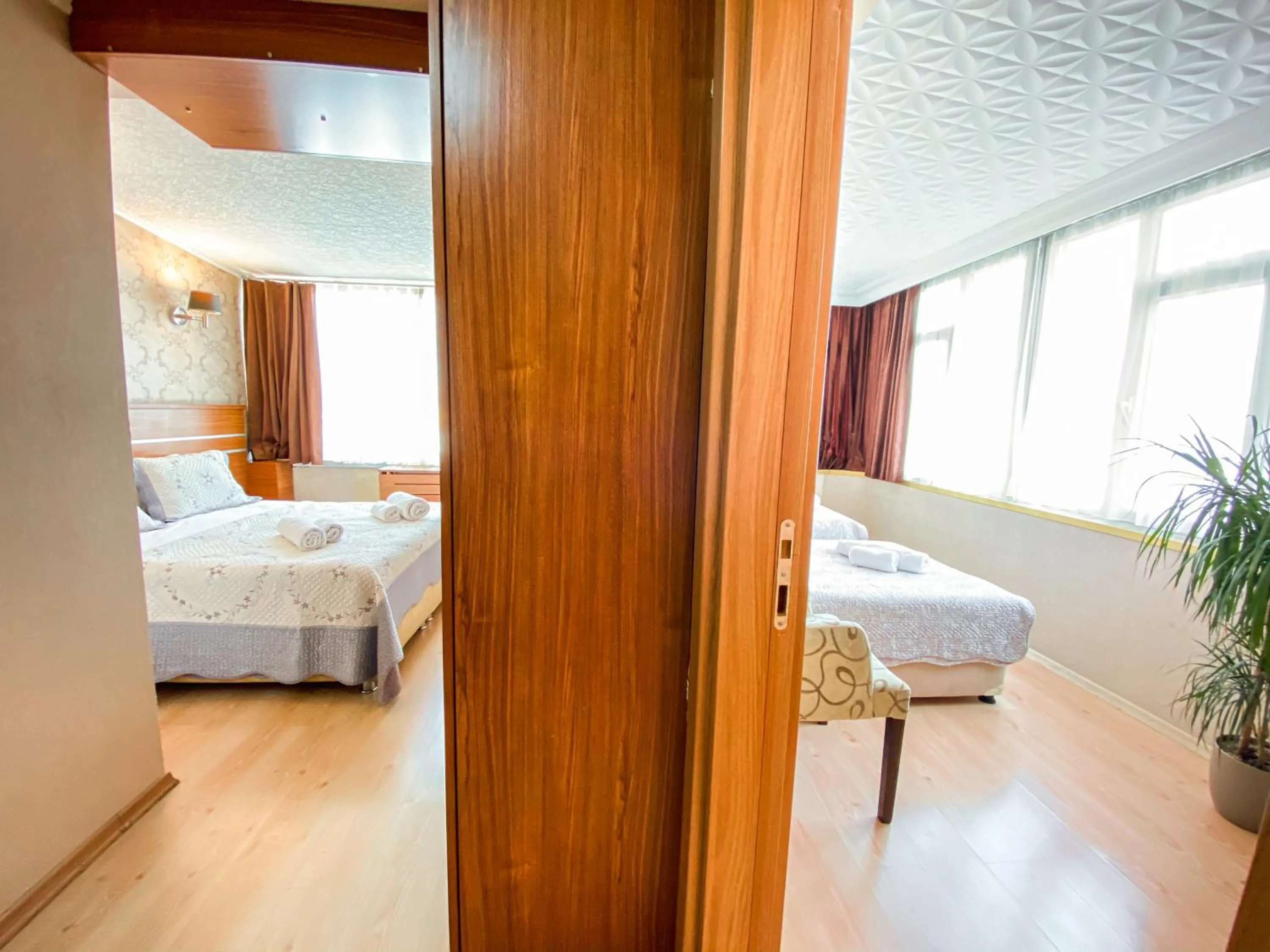 Photo of the whole room, Bed in Mekke Hotel Istanbul