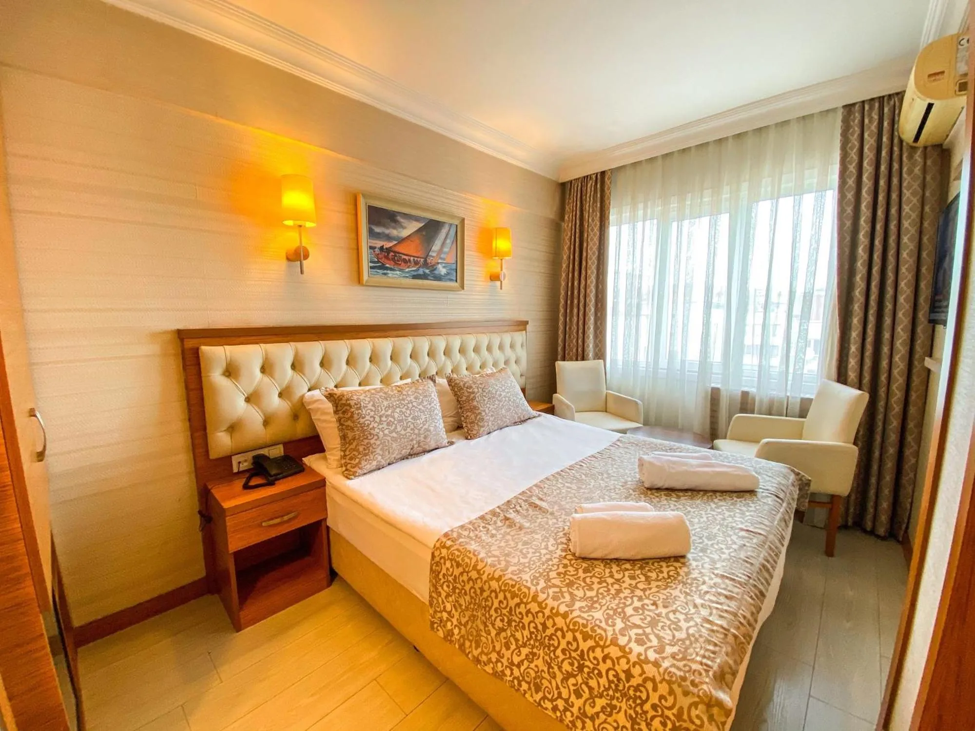 Photo of the whole room, Bed in Mekke Hotel Istanbul