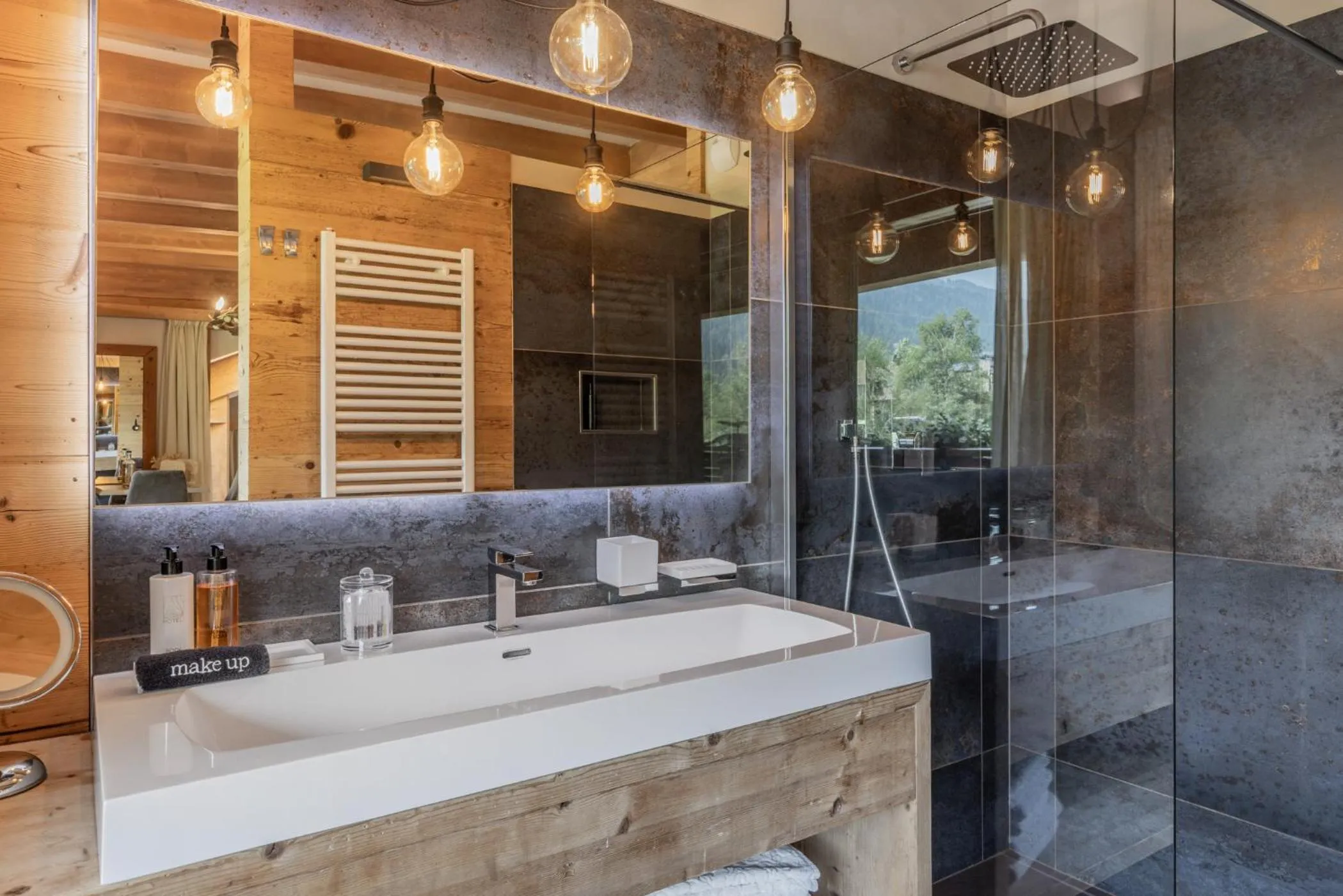 Shower in Boutique Hotel e Chalets Salvadori