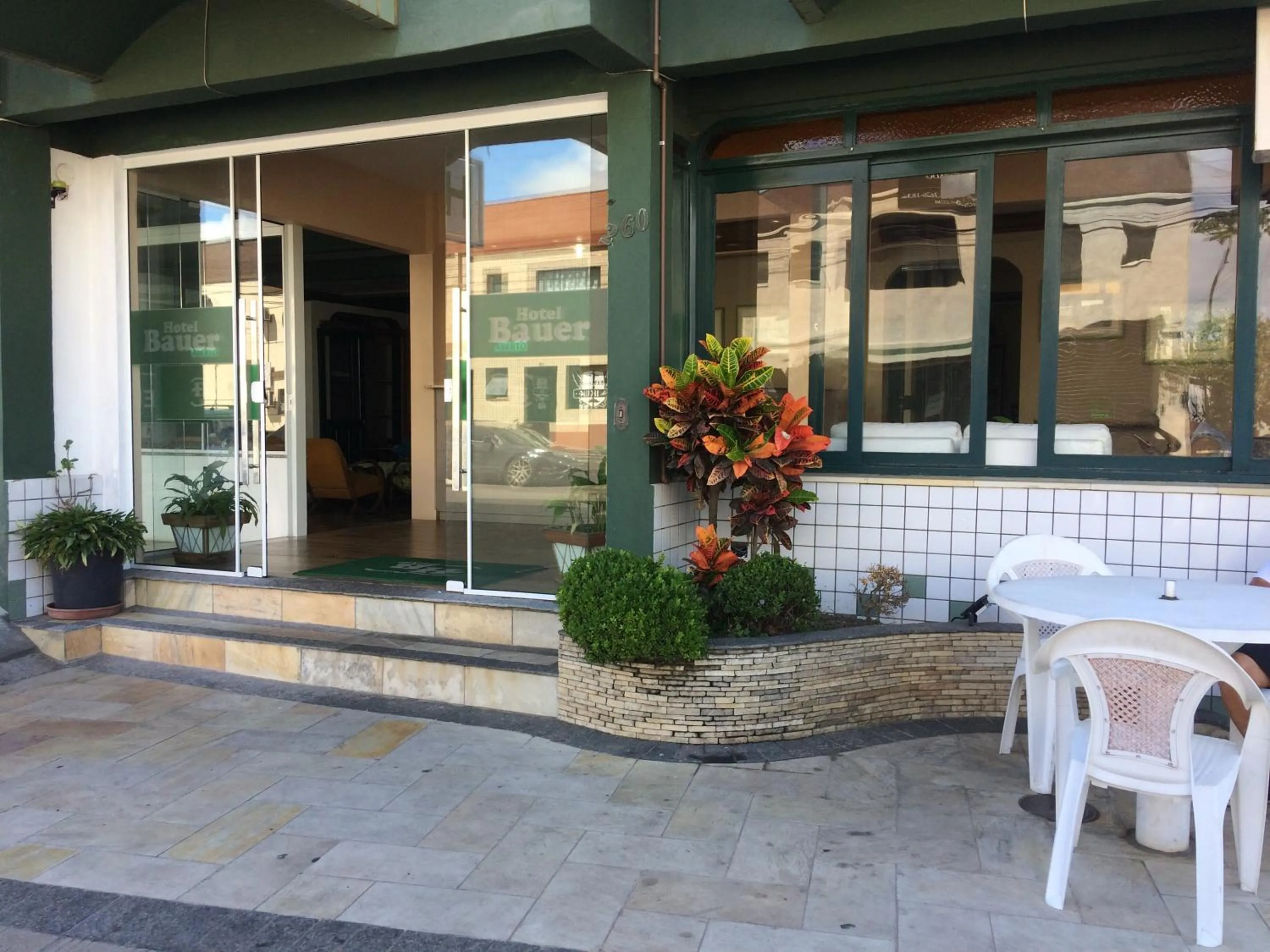 Facade/entrance in Hotel Bauer