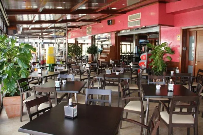 Lounge or bar in Hotel Frijon