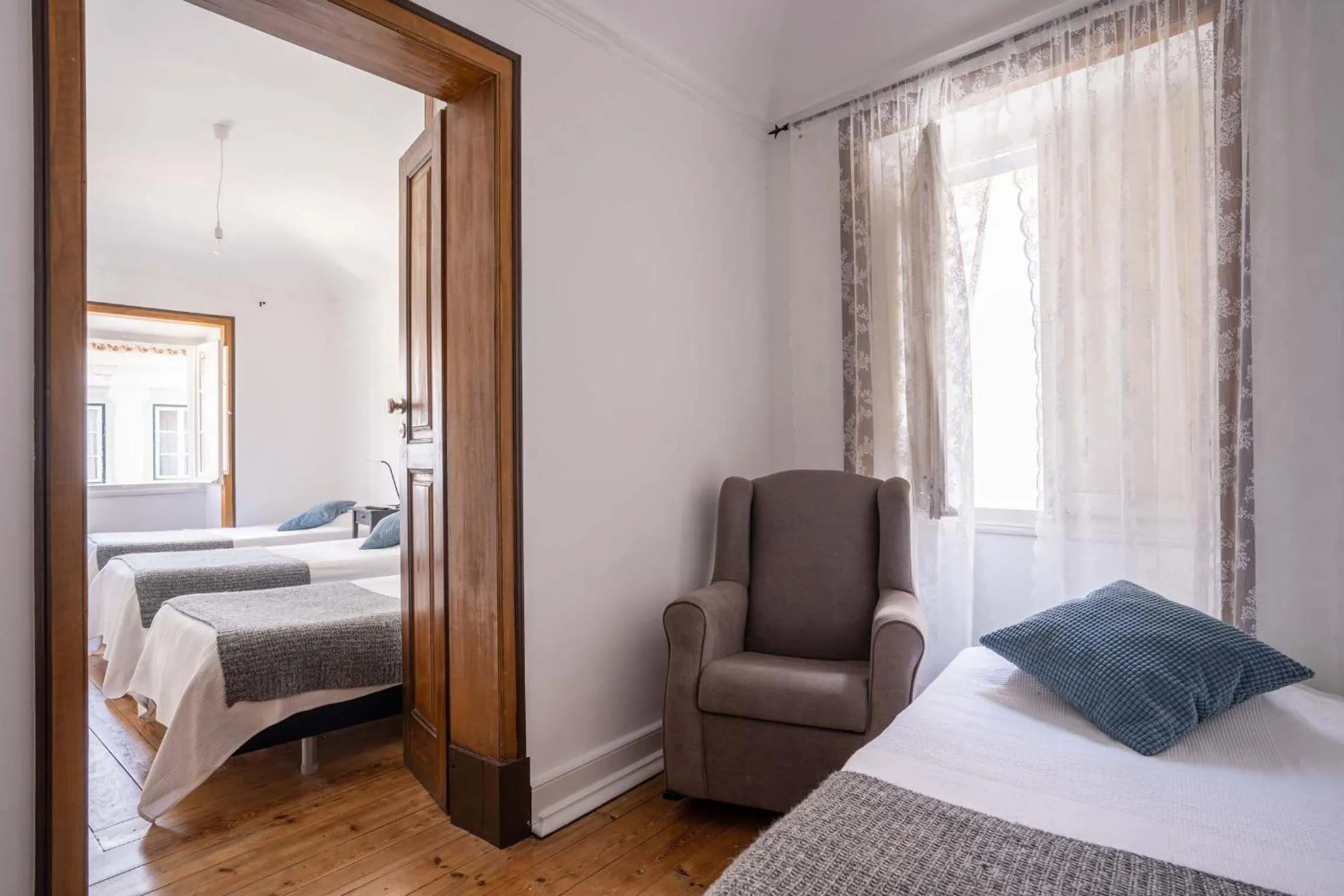 Photo of the whole room, Bed in Burgos Guest House