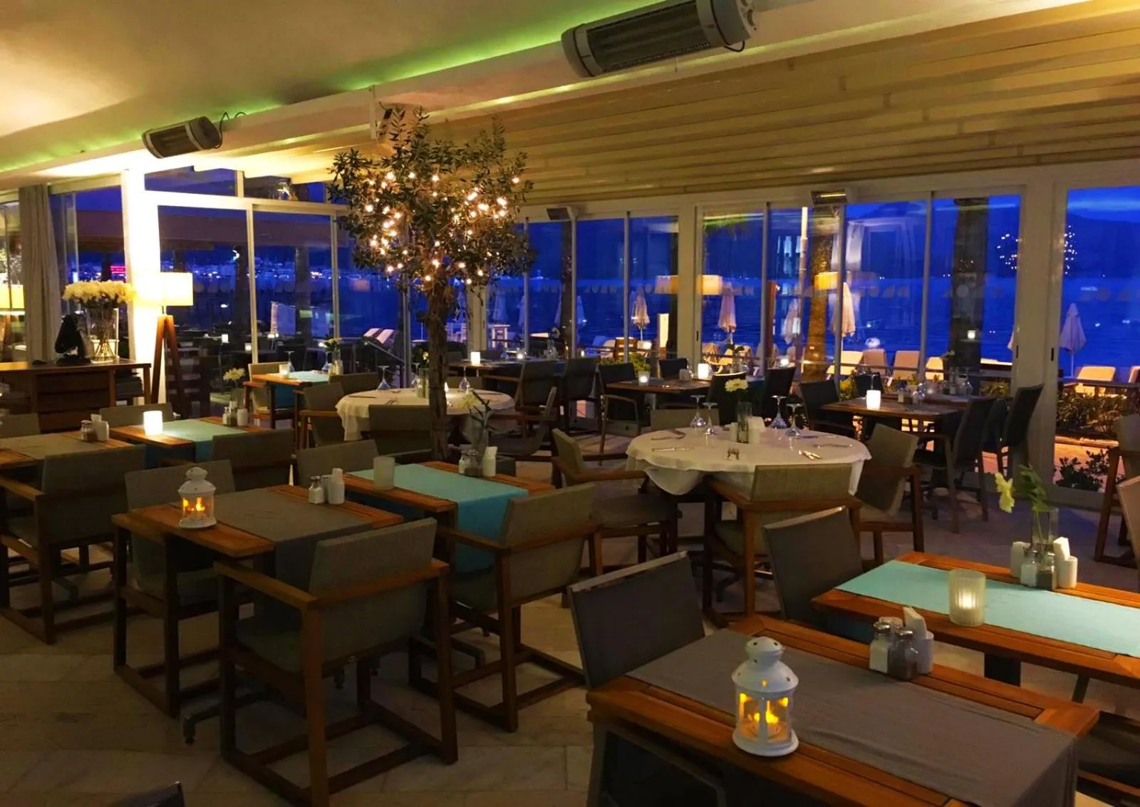 Restaurant/places to eat in The Beachfront Hotel Adult Only 16 Plus