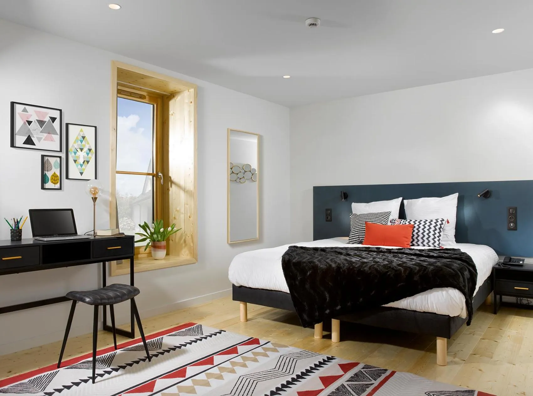 Photo of the whole room, Bed in Hôtel Au Petit Pont