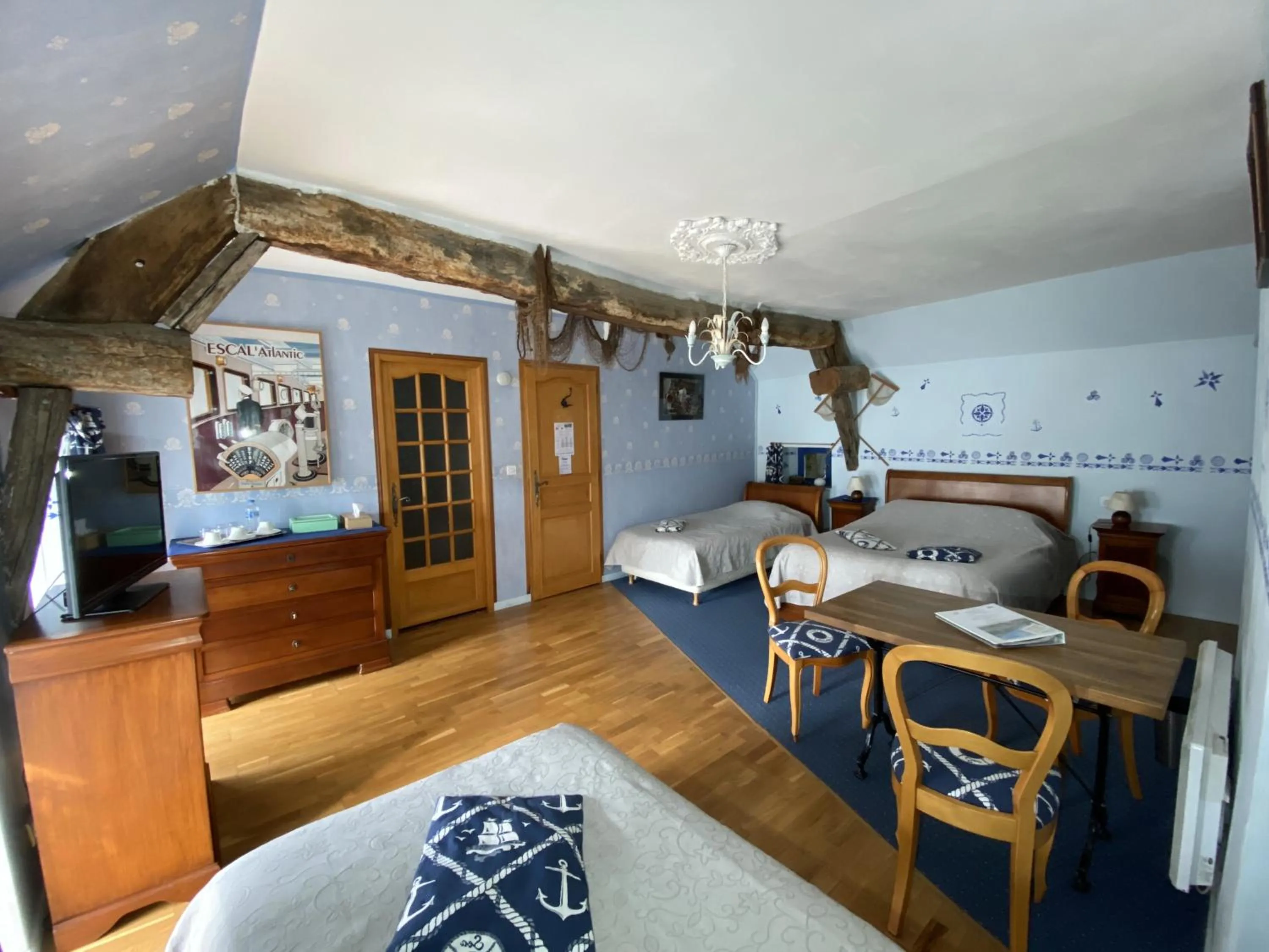 Photo of the whole room, Bed in Le clos du Tay