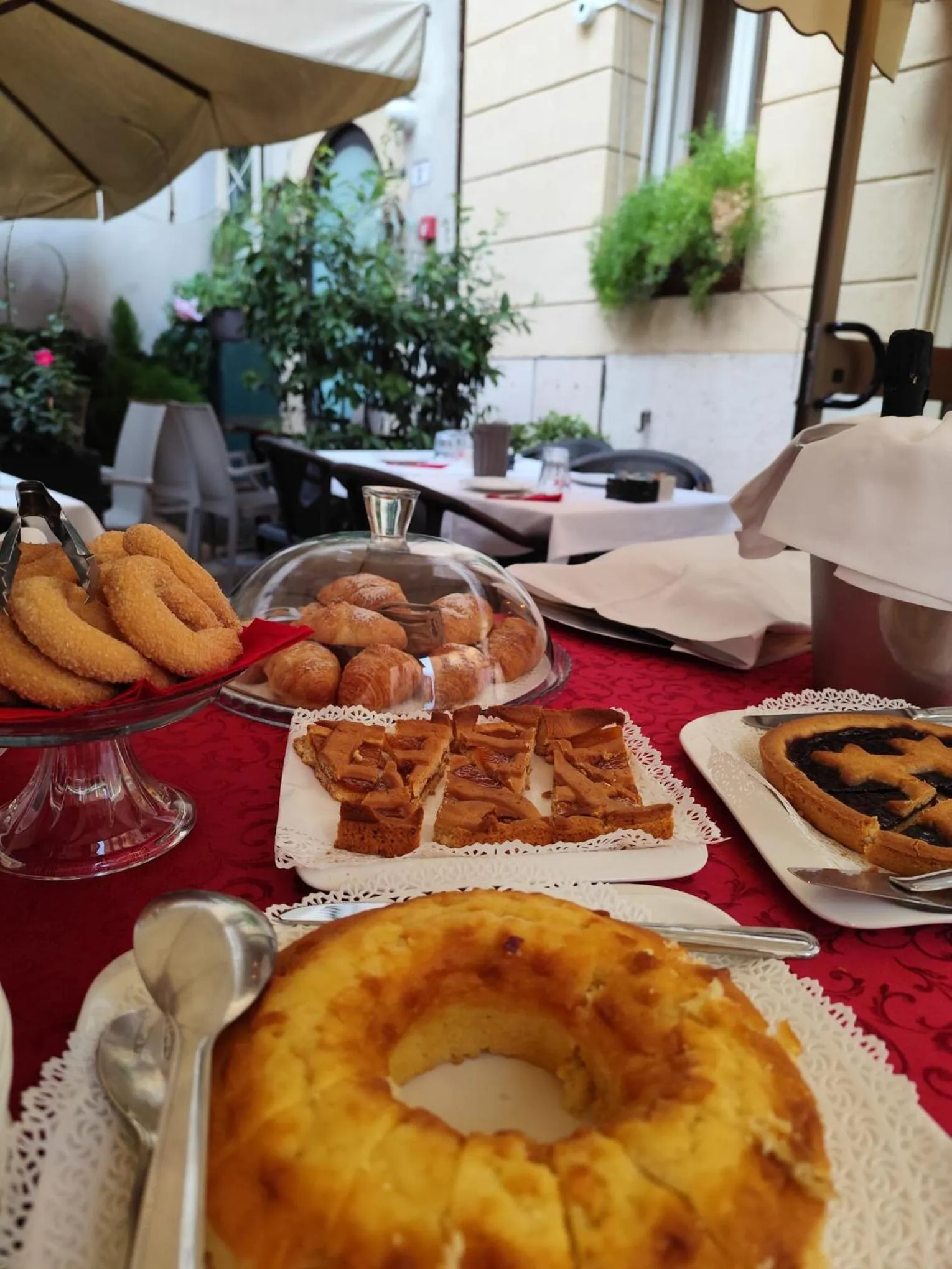 Breakfast in Hotel Torcolo "Residenze del Cuore"