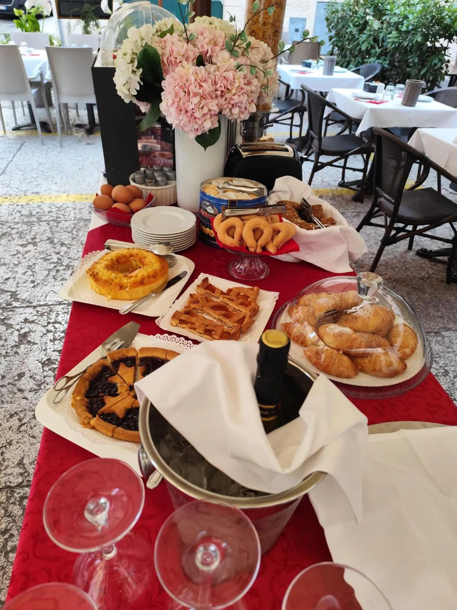 Restaurant/places to eat in Hotel Torcolo "Residenze del Cuore"