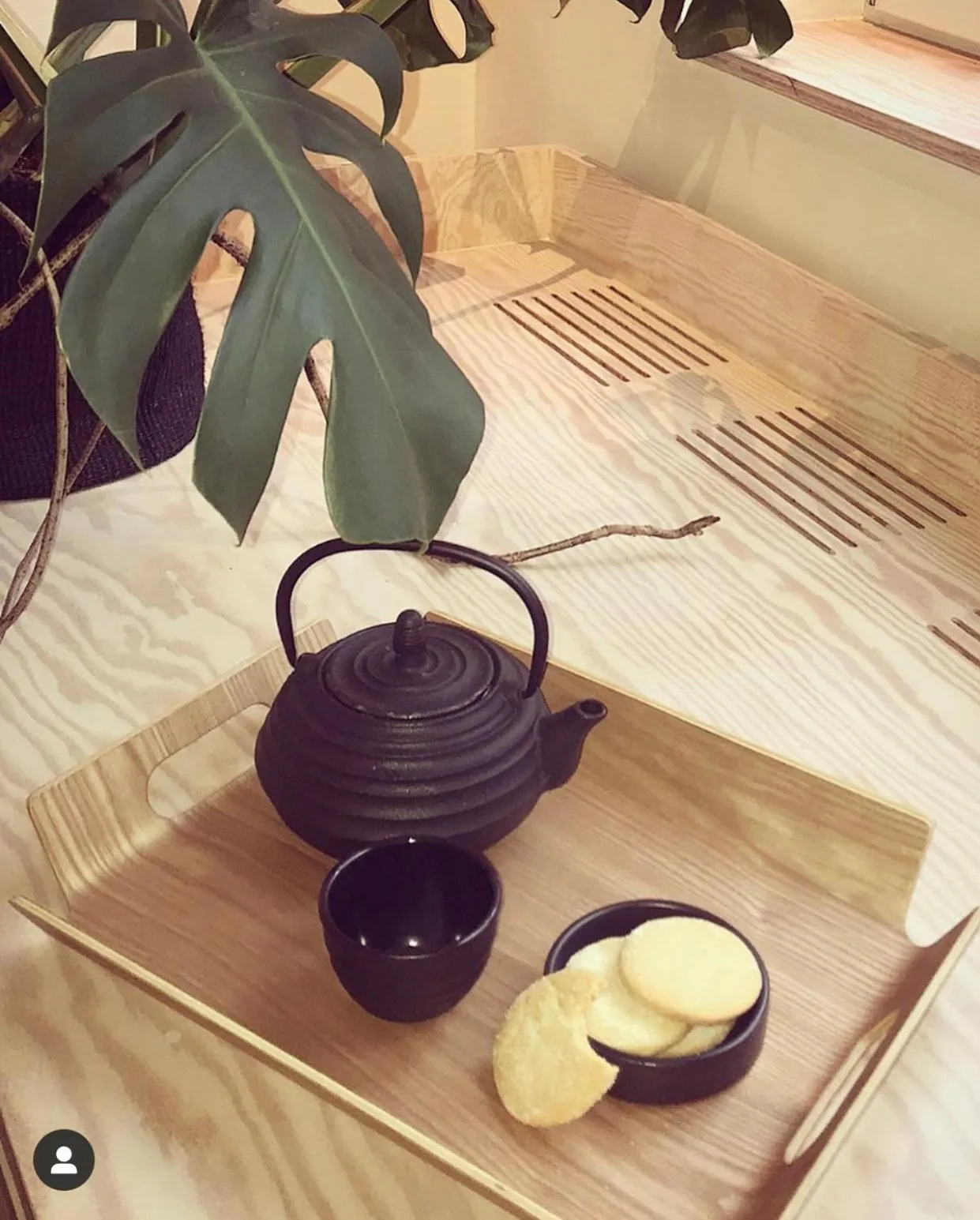 Coffee/tea facilities in Violet Suites