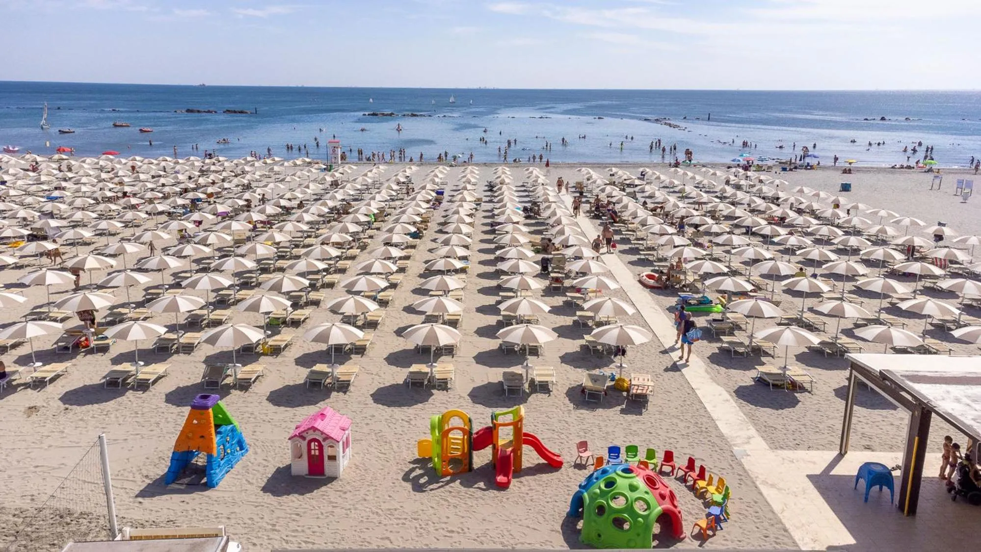 Beach in Club del Sole Marina Family Resort
