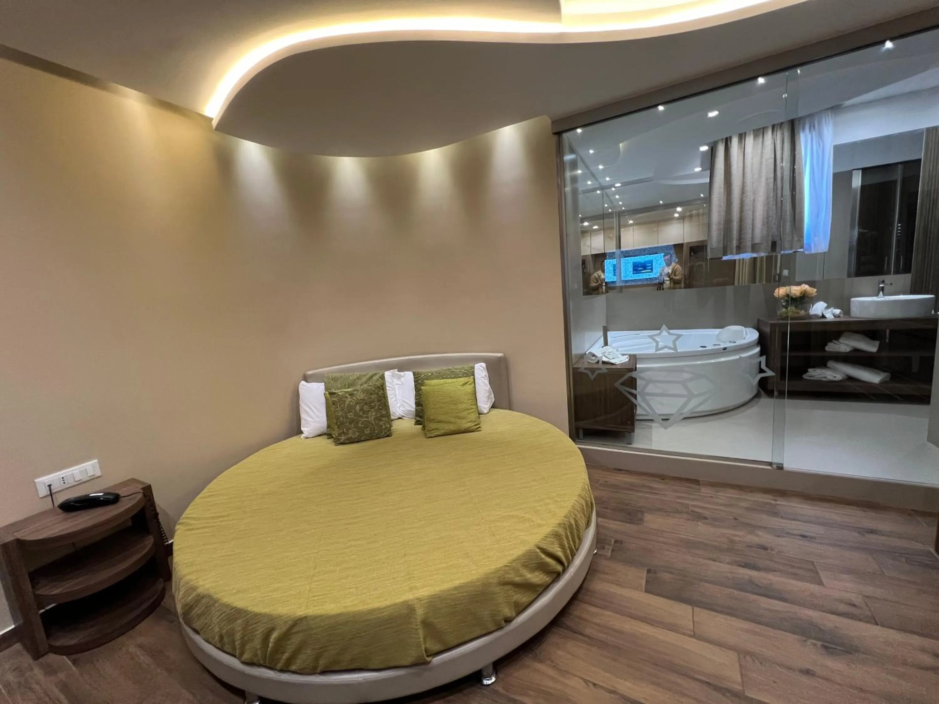 Bedroom, Bed in Hotel Smeraldo