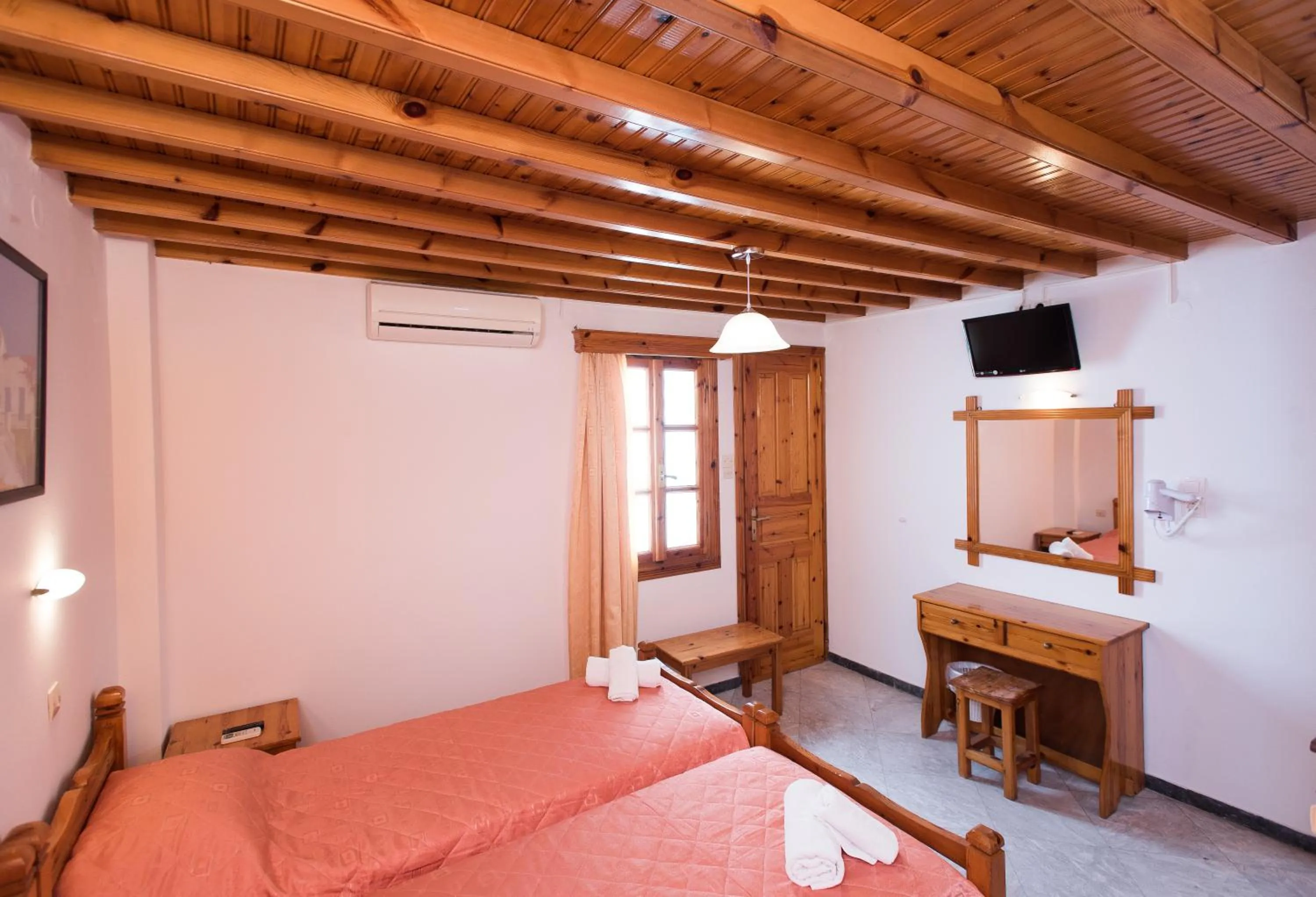 Decorative detail, Bed in Florance Apartments & Rooms