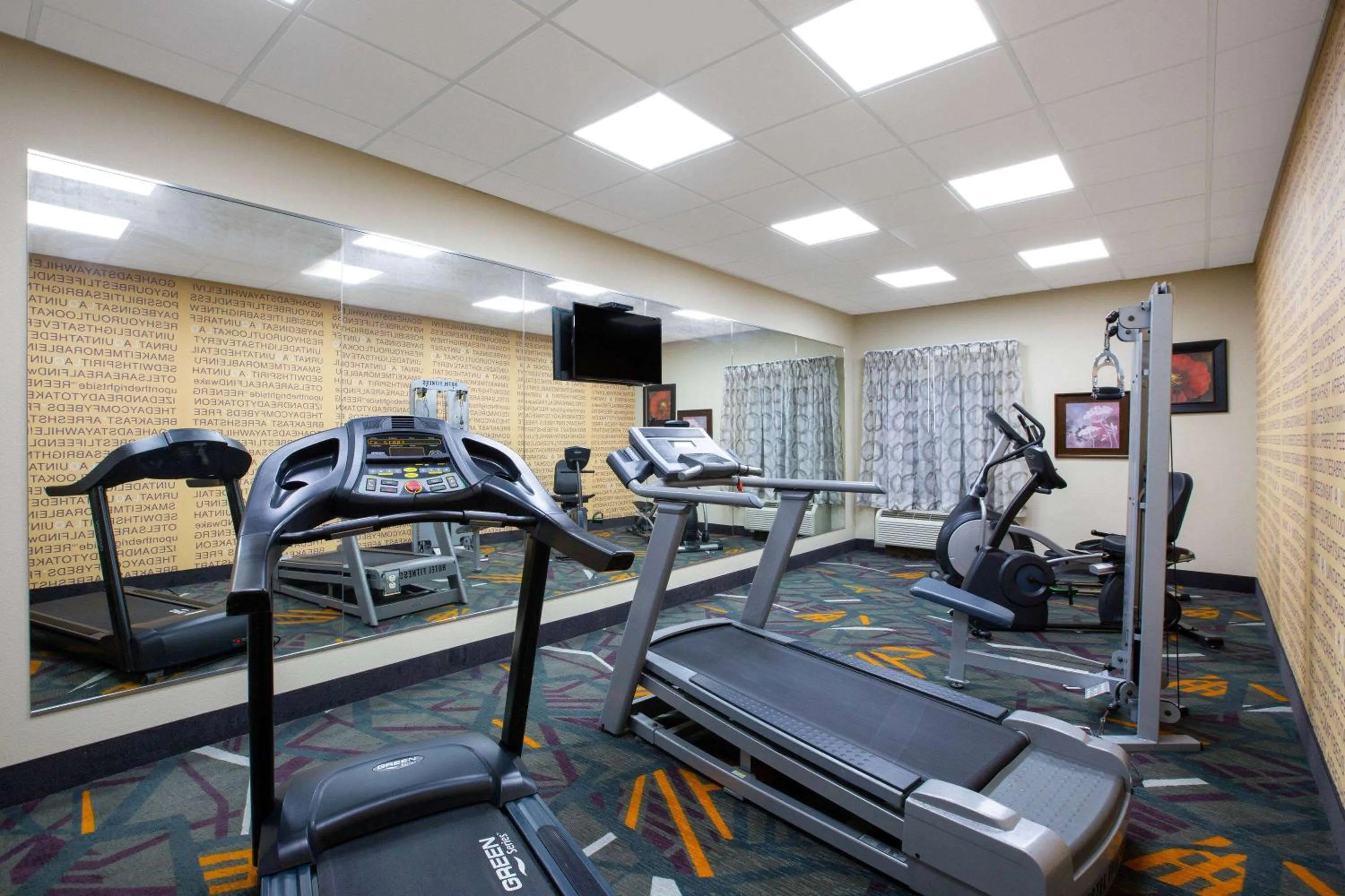 Fitness centre/facilities in La Quinta by Wyndham Tupelo