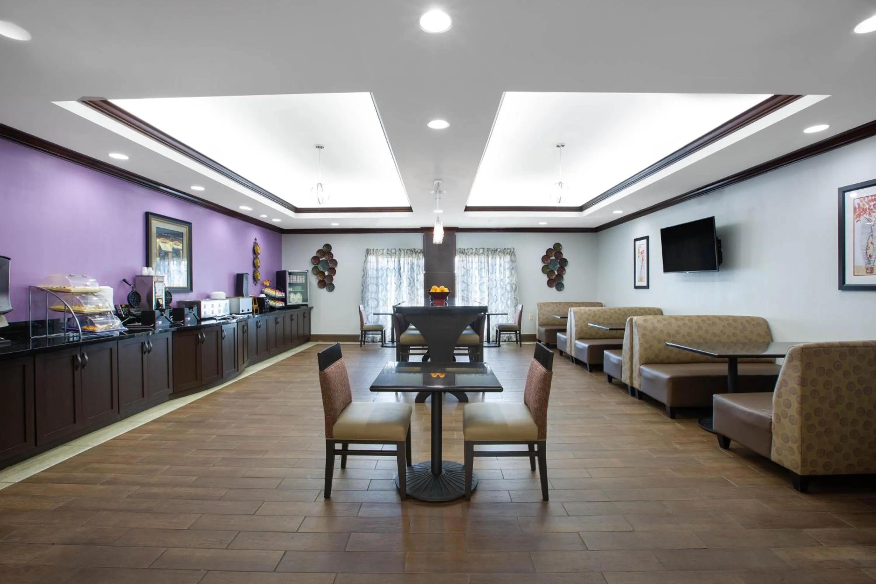 Breakfast in La Quinta by Wyndham Tupelo