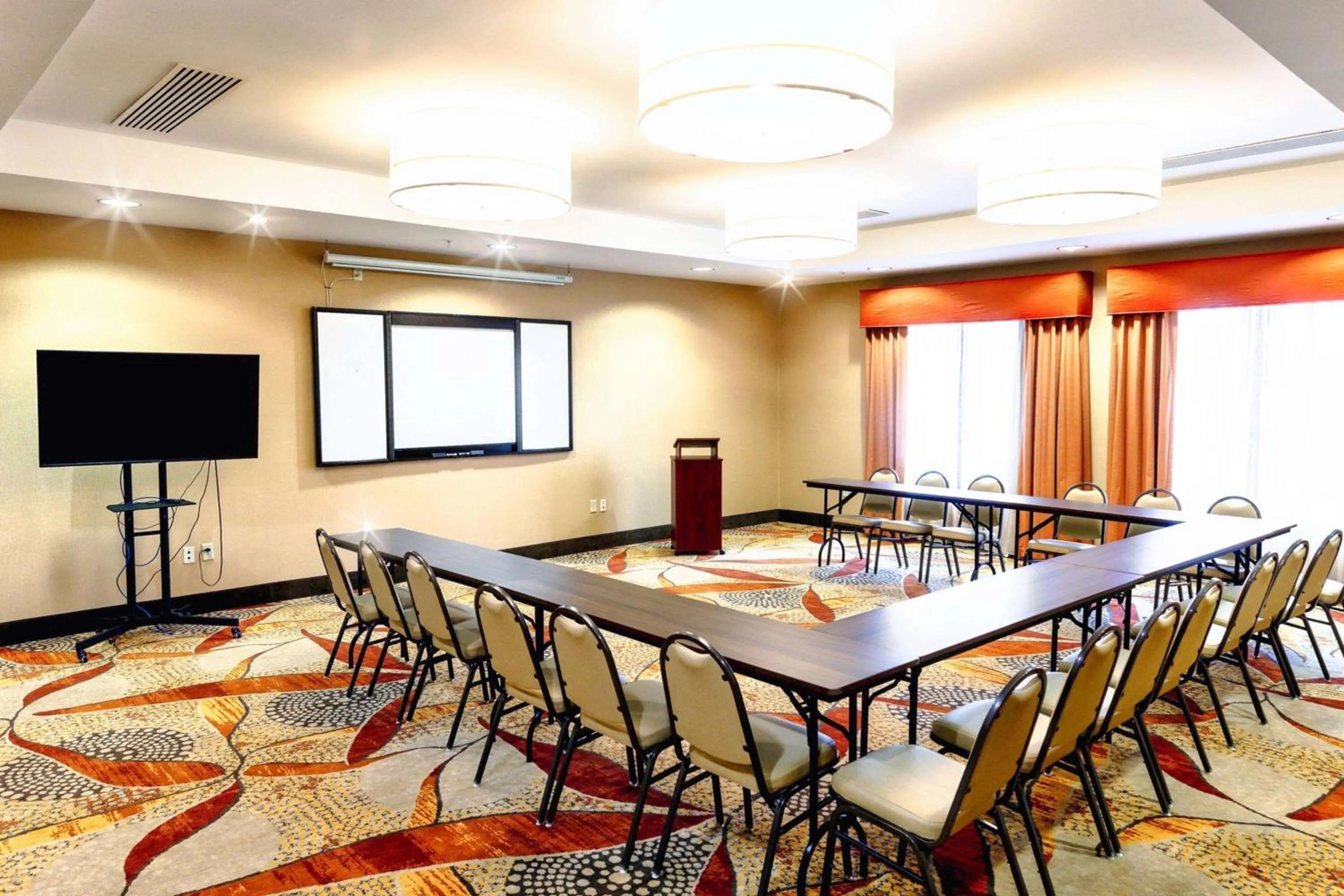 Meeting/conference room in La Quinta by Wyndham Starkville at MSU
