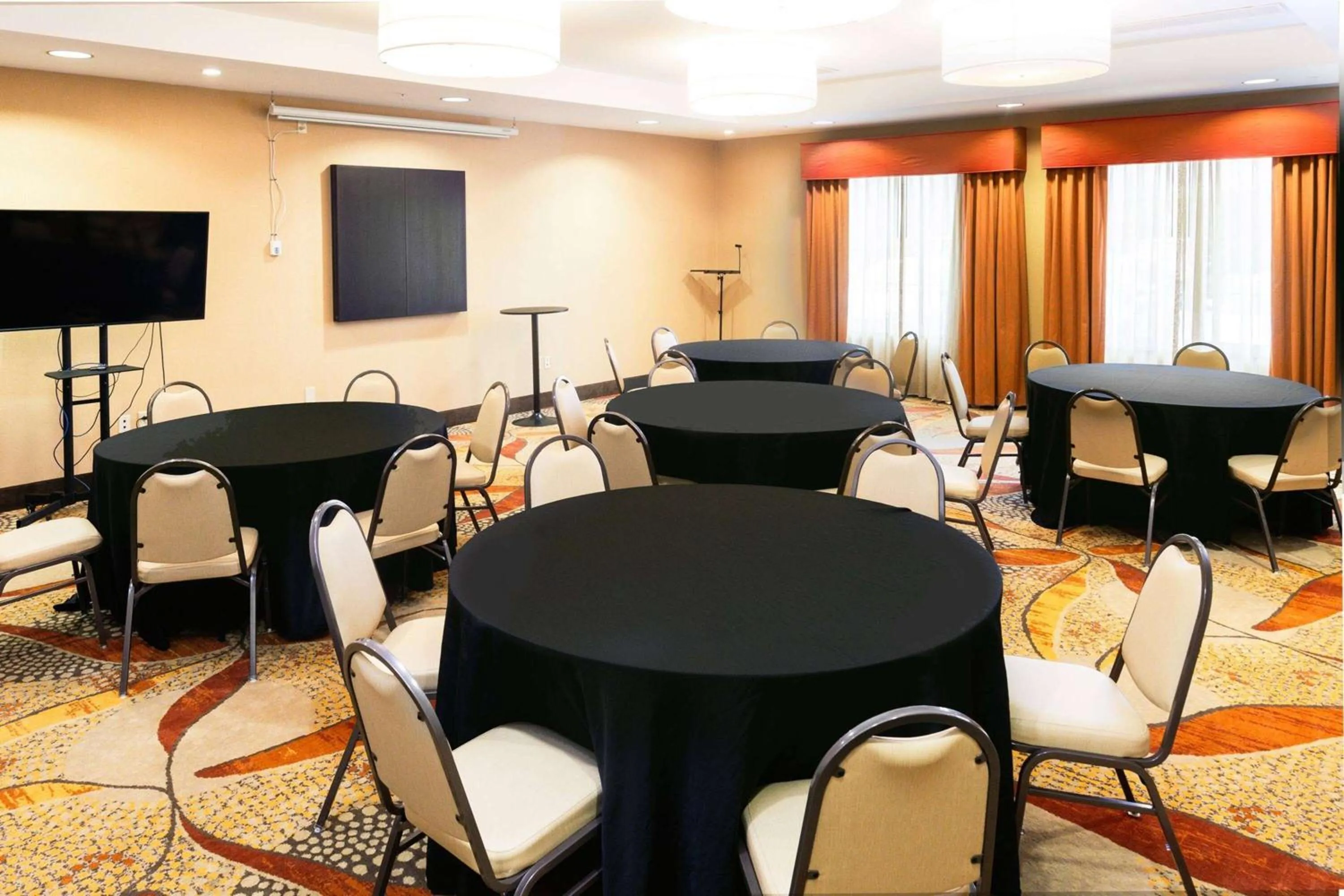 Meeting/conference room in La Quinta by Wyndham Starkville at MSU