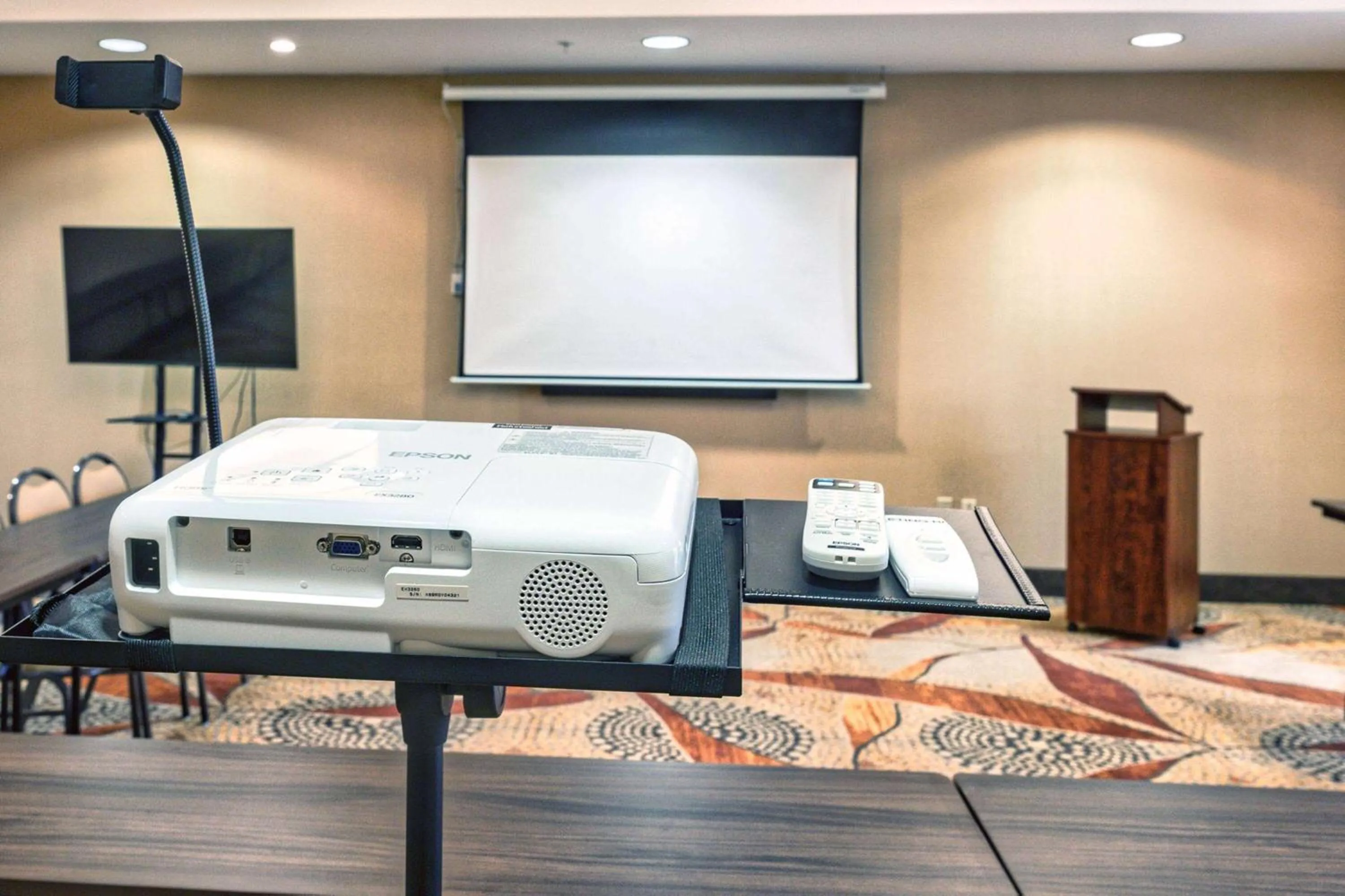 Meeting/conference room in La Quinta by Wyndham Starkville at MSU