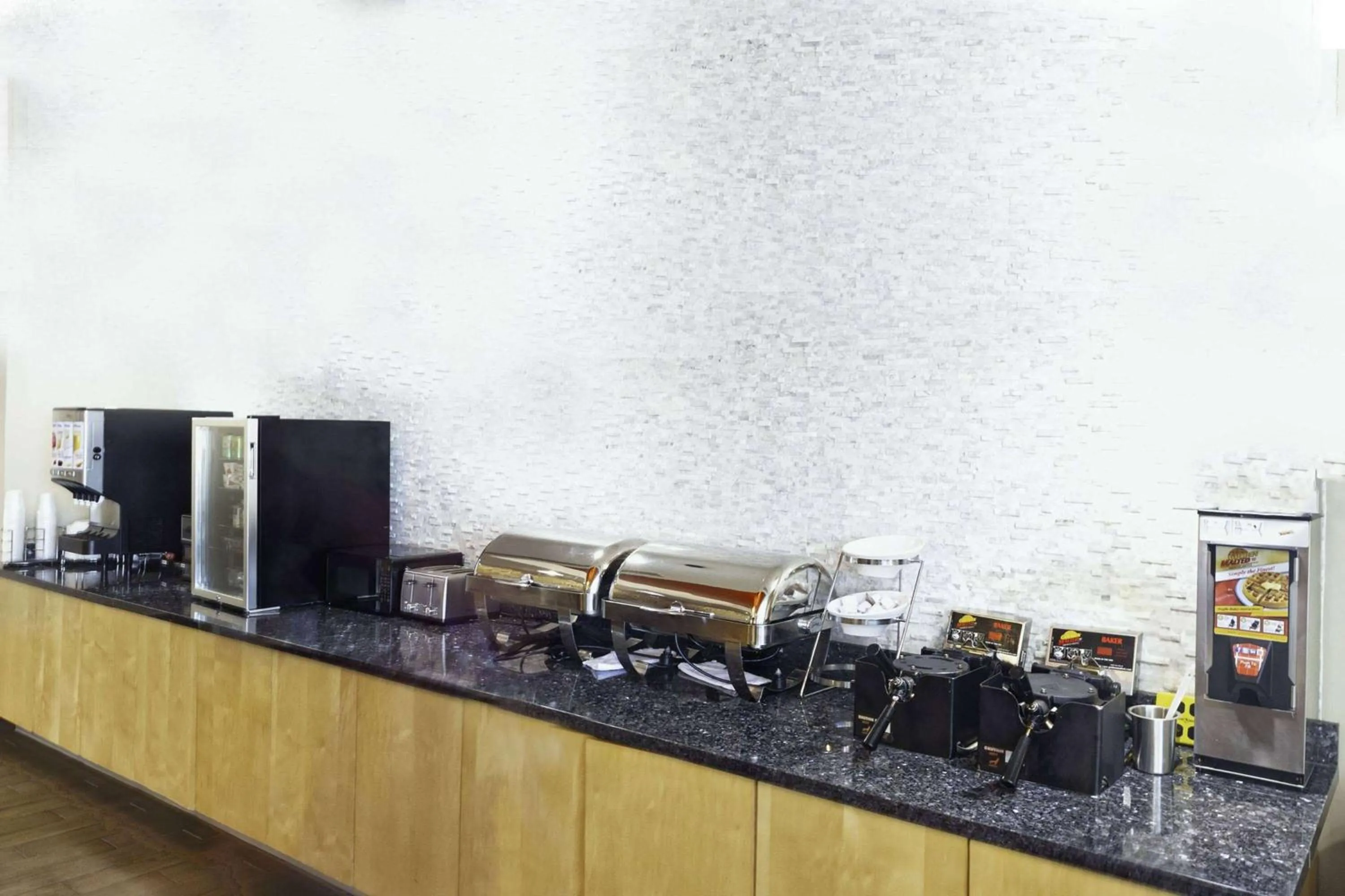 Breakfast in La Quinta by Wyndham Starkville at MSU