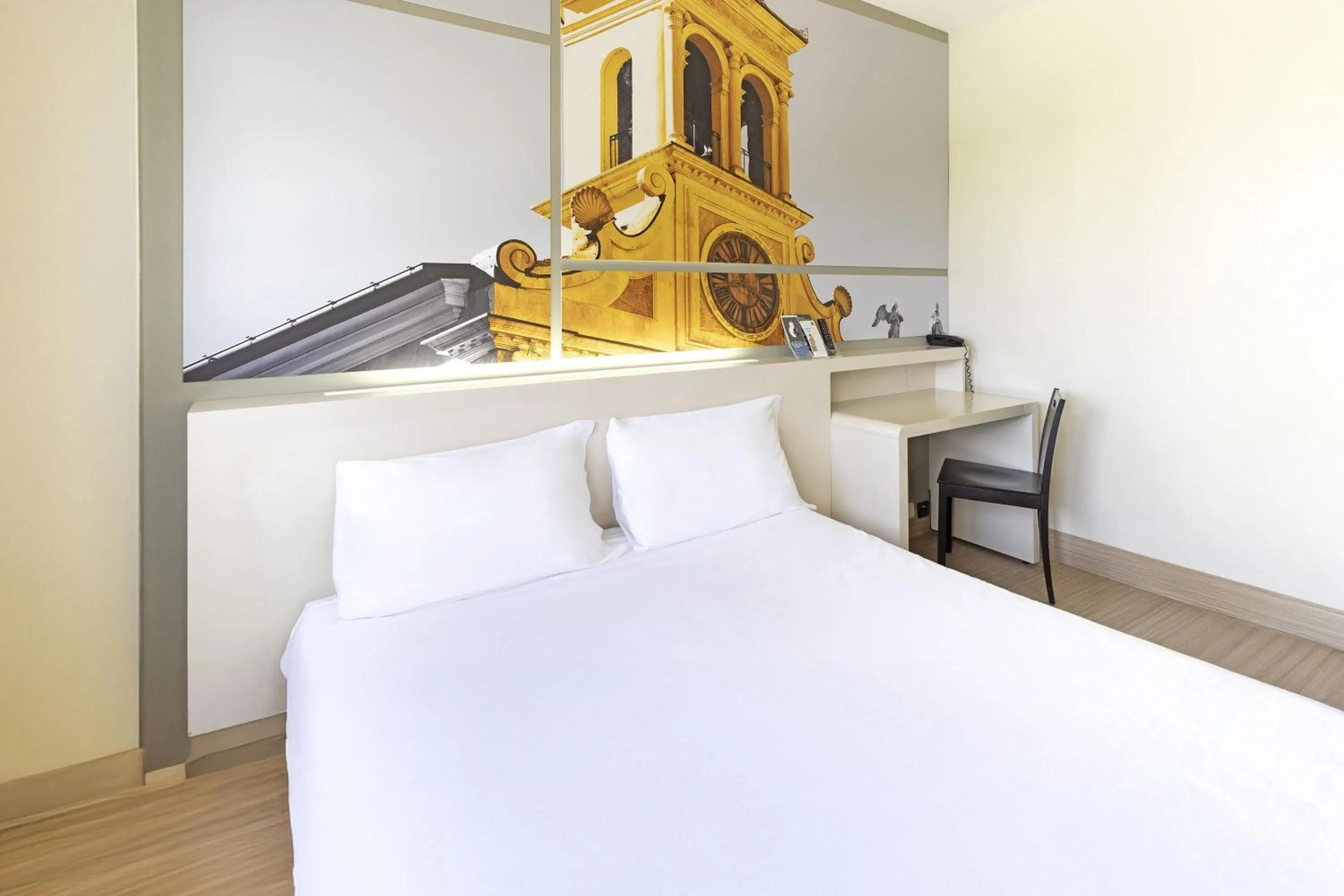 Photo of the whole room, Bed in B&B Hotel Udine