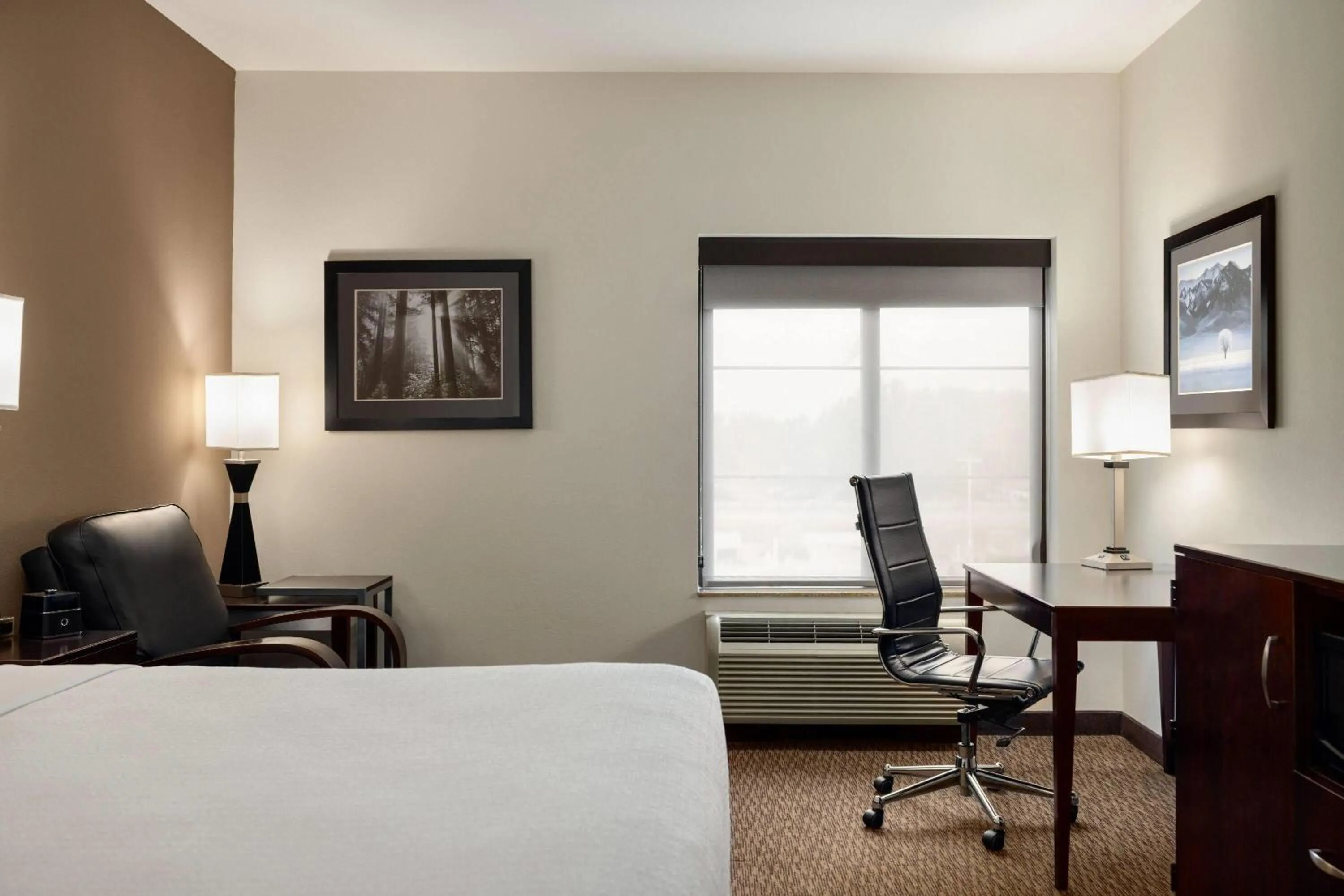 Photo of the whole room, Bed in La Quinta by Wyndham Memphis Wolfchase