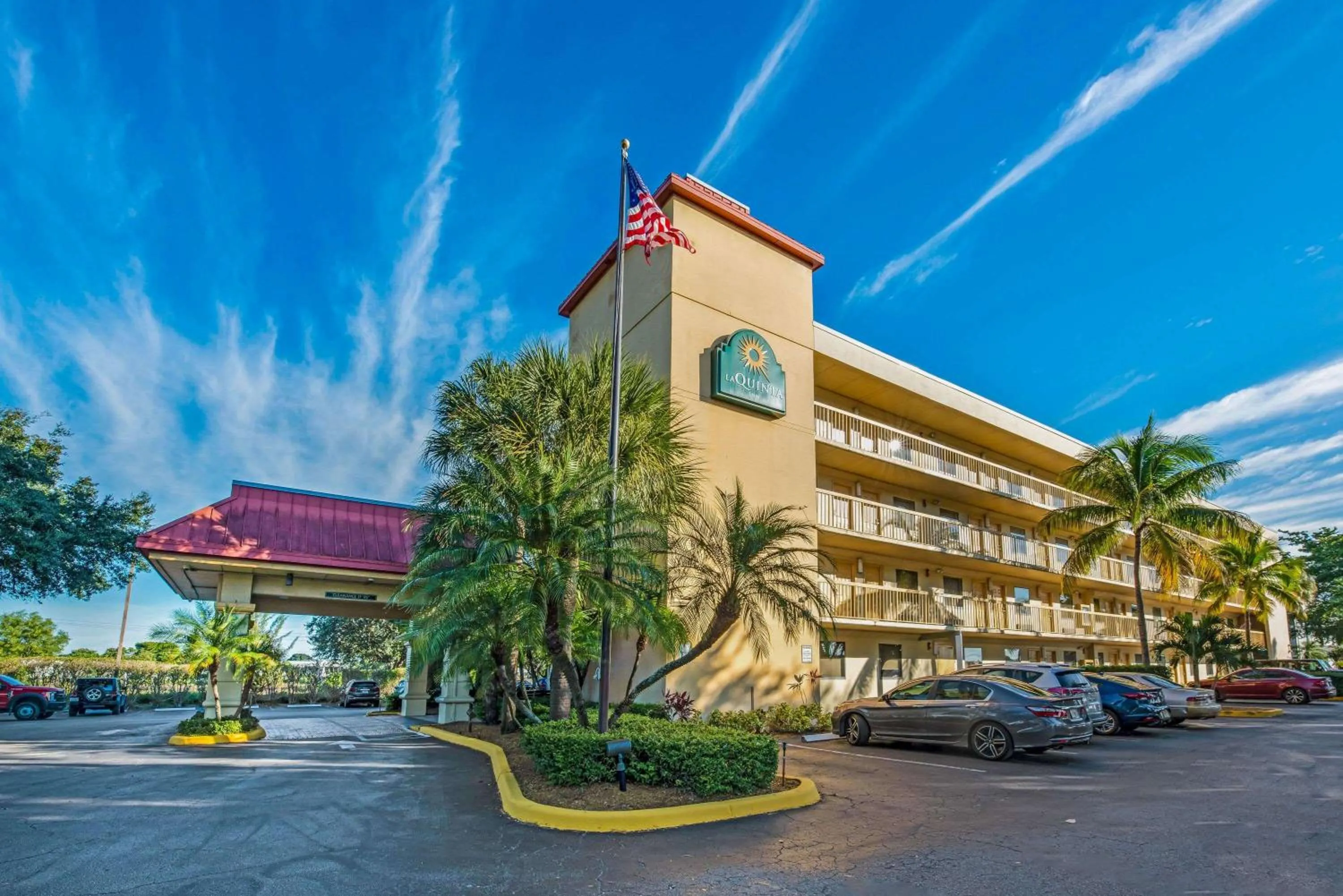 Property building in La Quinta Inn by Wyndham West Palm Beach - Florida Turnpike