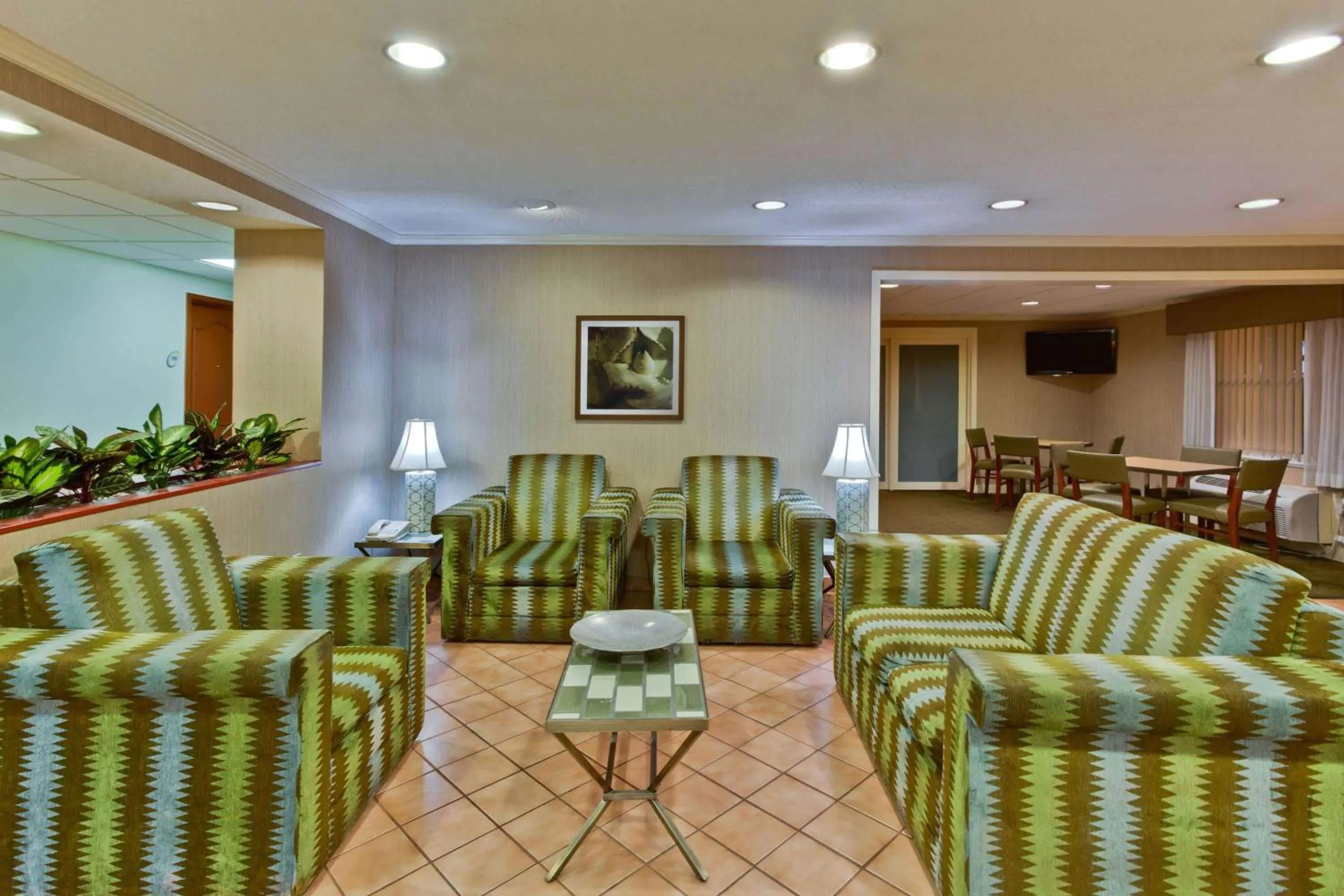 Lobby or reception in La Quinta by Wyndham Lakeland East