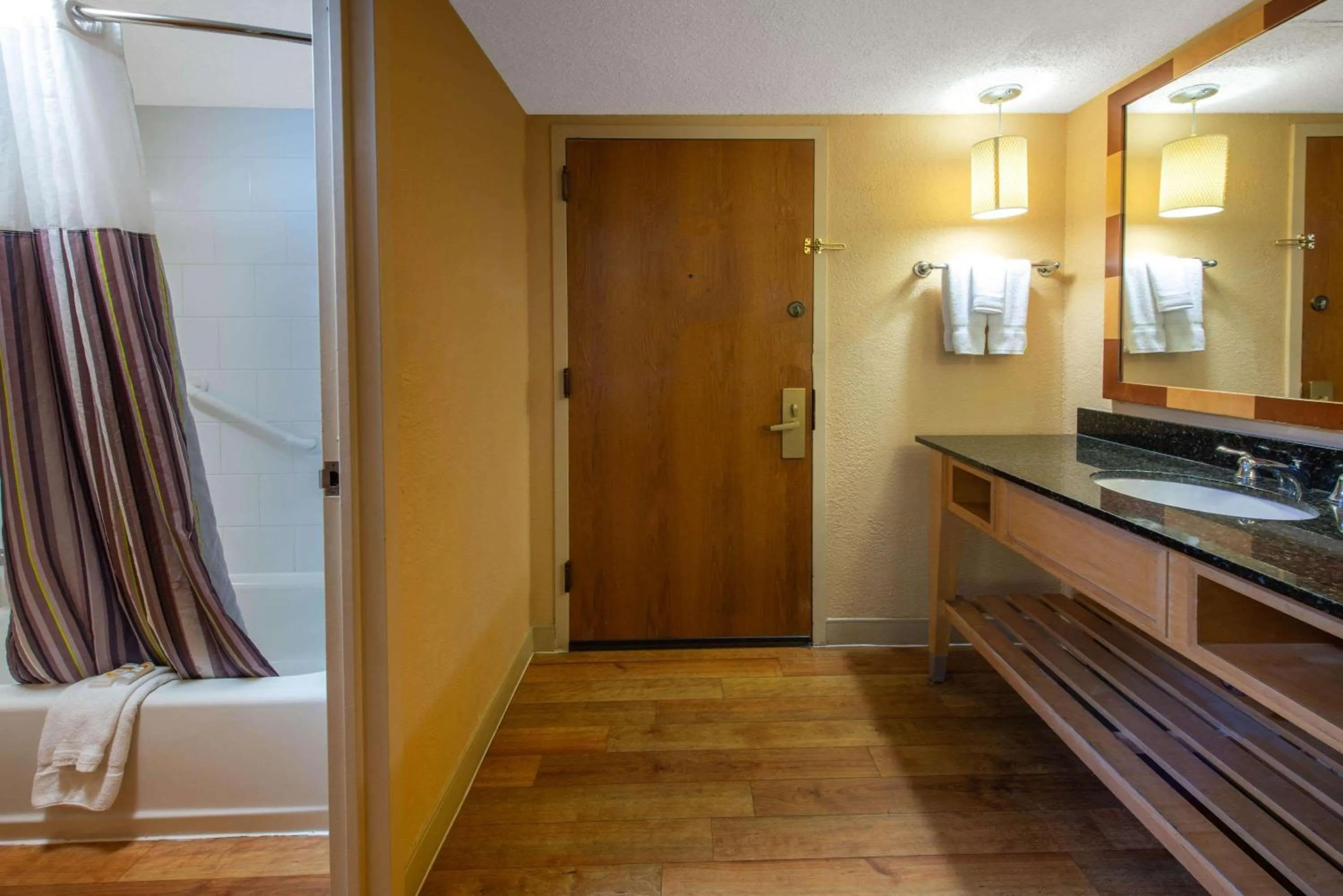 Bathroom in La Quinta I-95 Deerfield Beach - Next to The Home Depot & Behind The Wawa