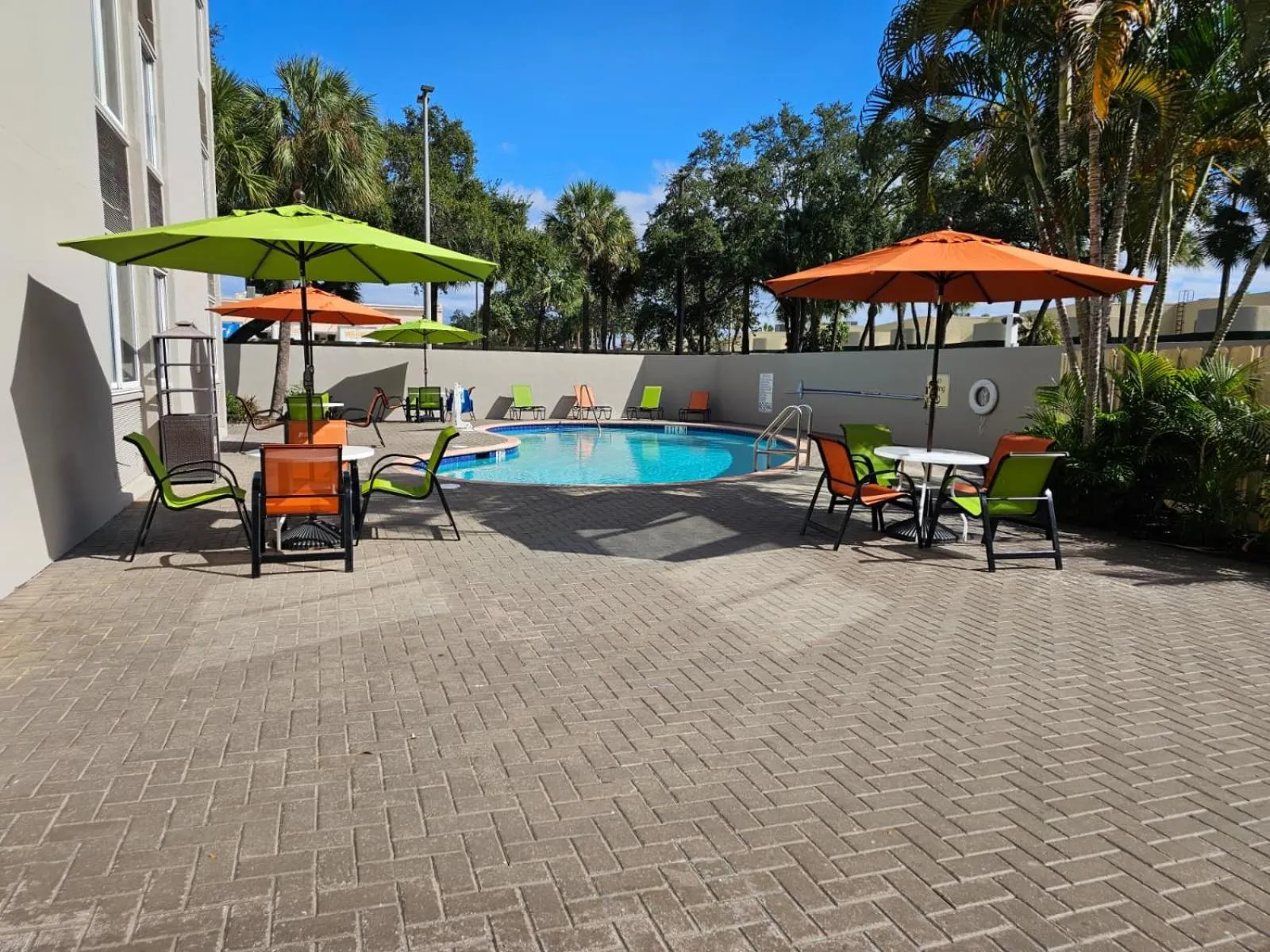 Swimming pool in La Quinta I-95 Deerfield Beach - Next to The Home Depot & Behind The Wawa