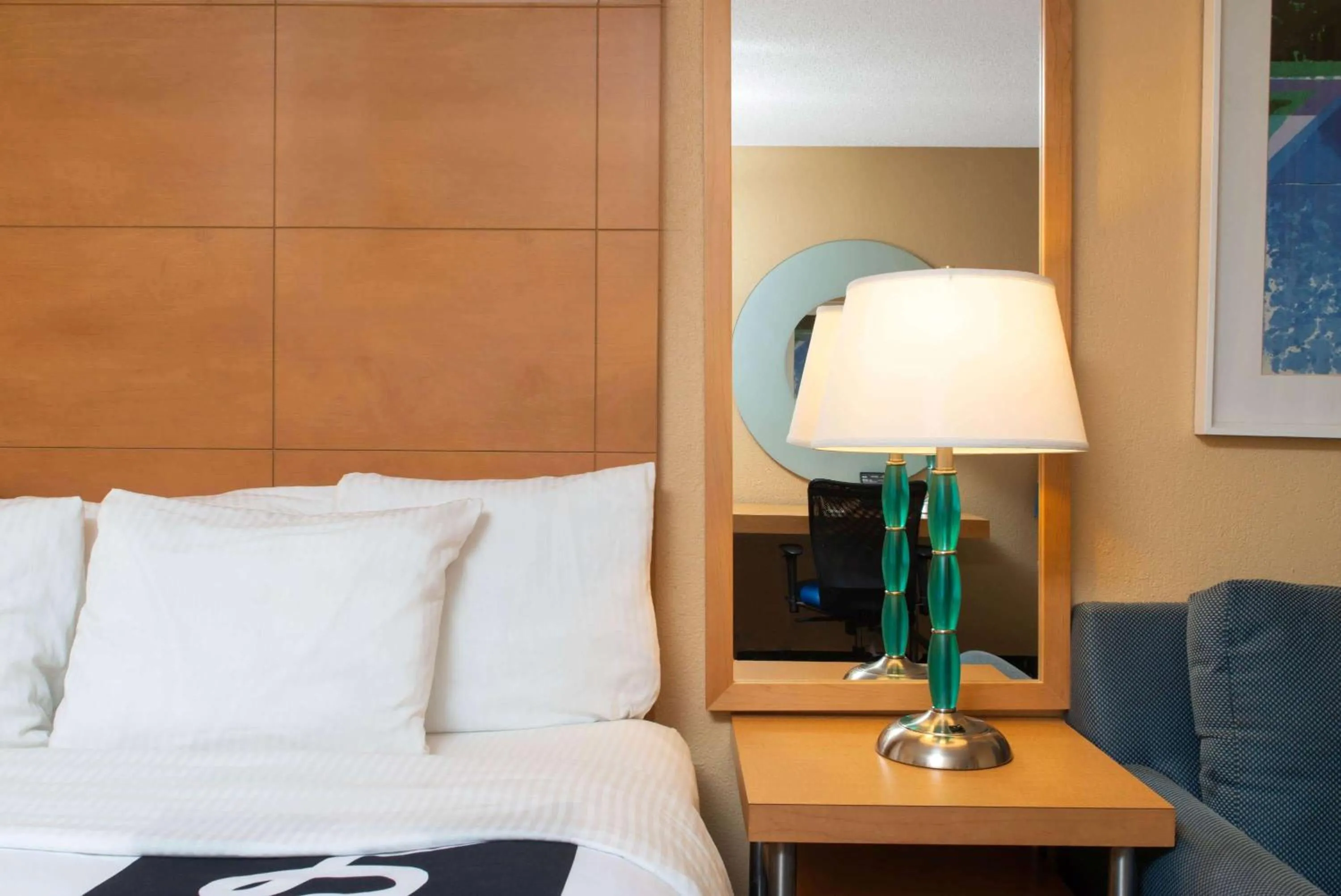 Photo of the whole room, Bed in La Quinta I-95 Deerfield Beach - Next to The Home Depot & Behind The Wawa