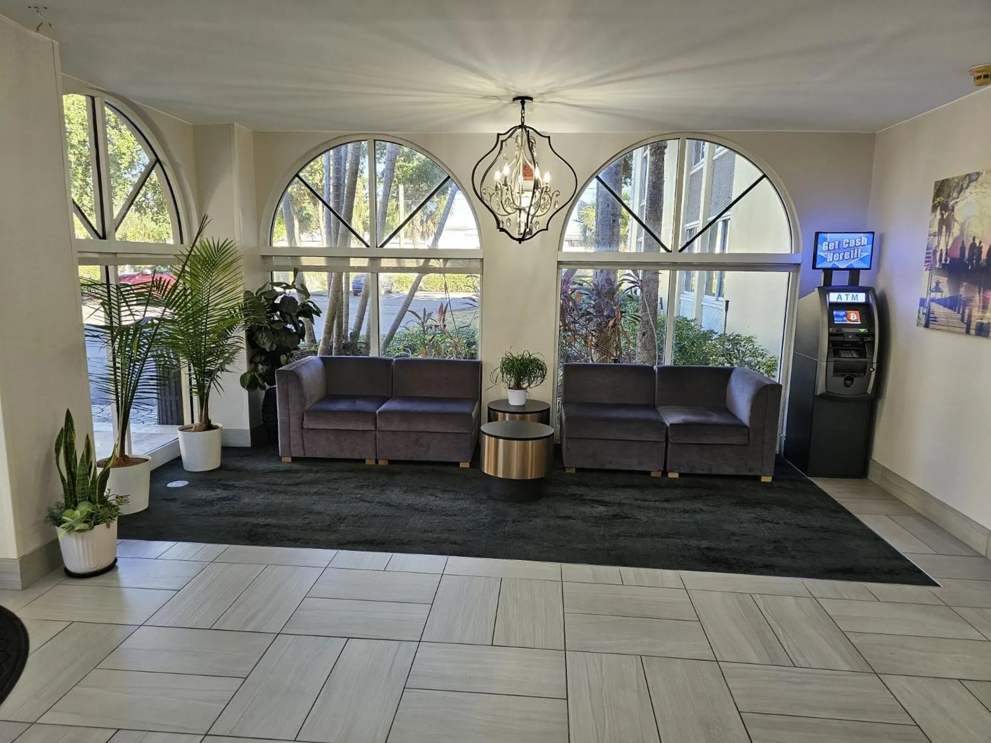 Seating area in La Quinta I-95 Deerfield Beach - Next to The Home Depot & Behind The Wawa