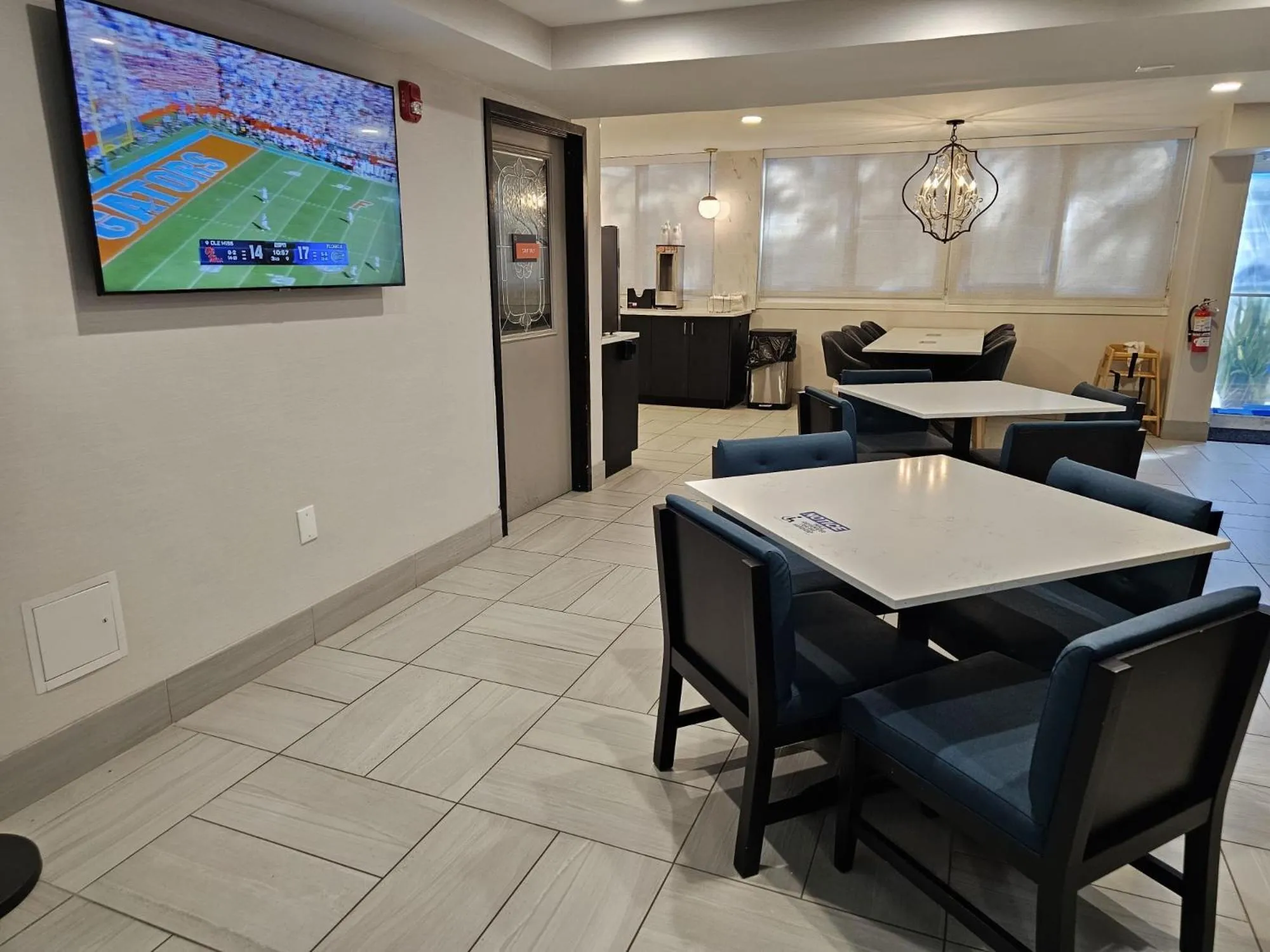 Breakfast in La Quinta I-95 Deerfield Beach - Next to The Home Depot & Behind The Wawa