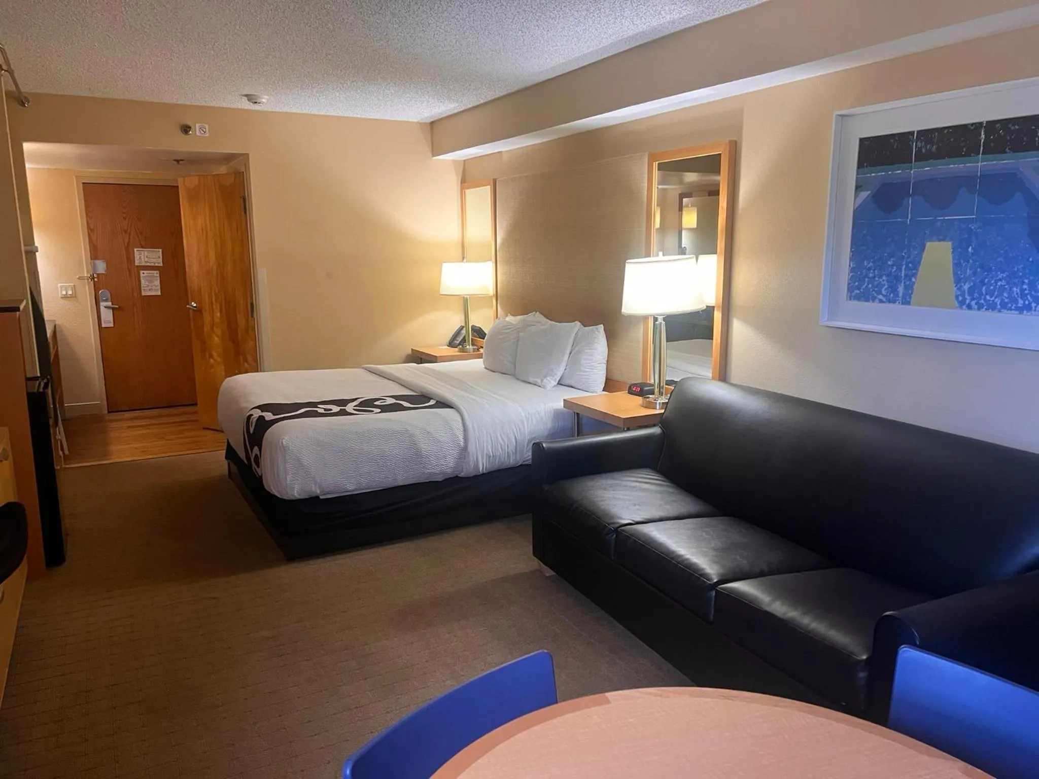 Photo of the whole room, Bed in La Quinta by Wyndham West Palm Beach Airport