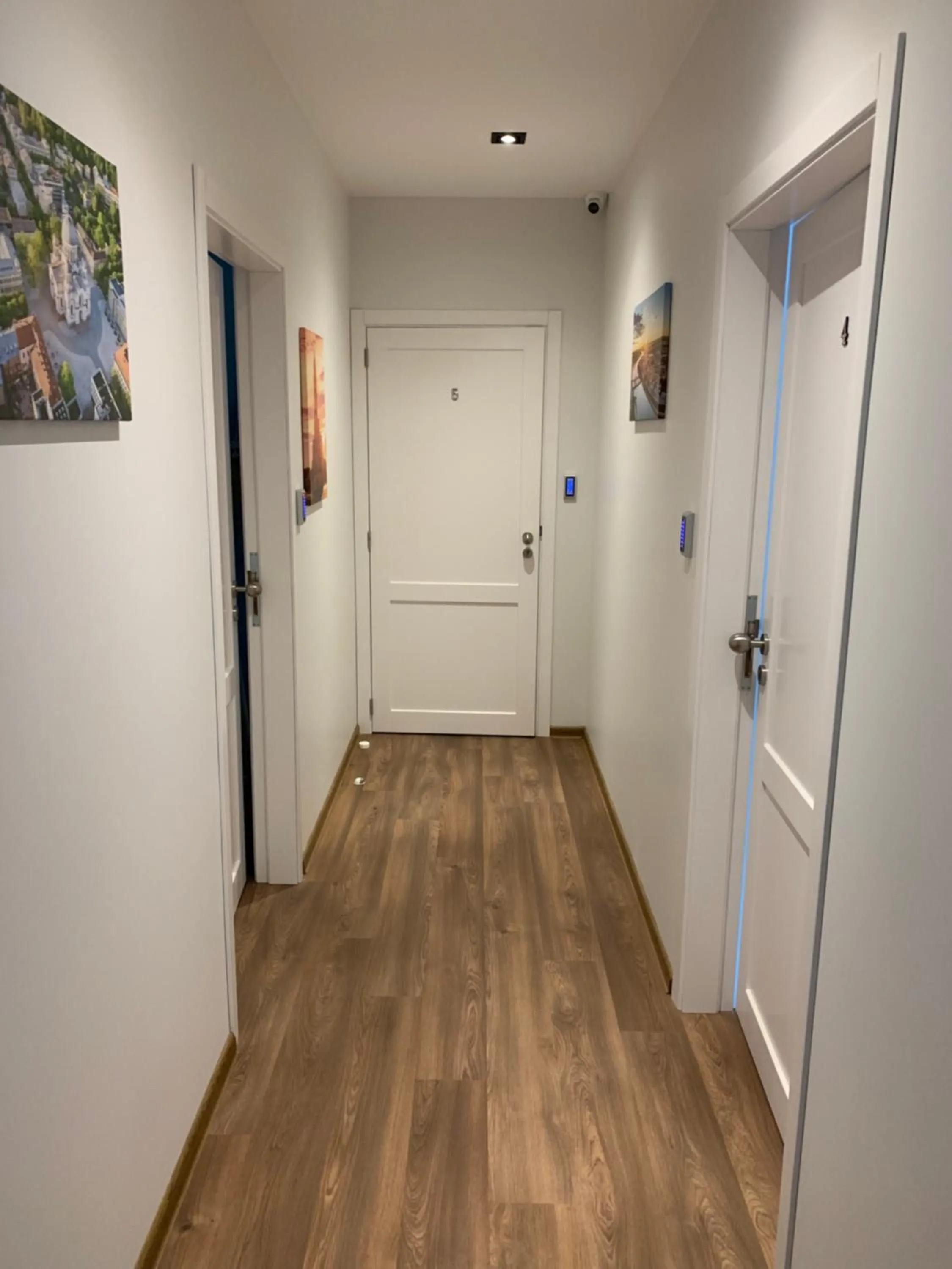 Other in Oak house apartments