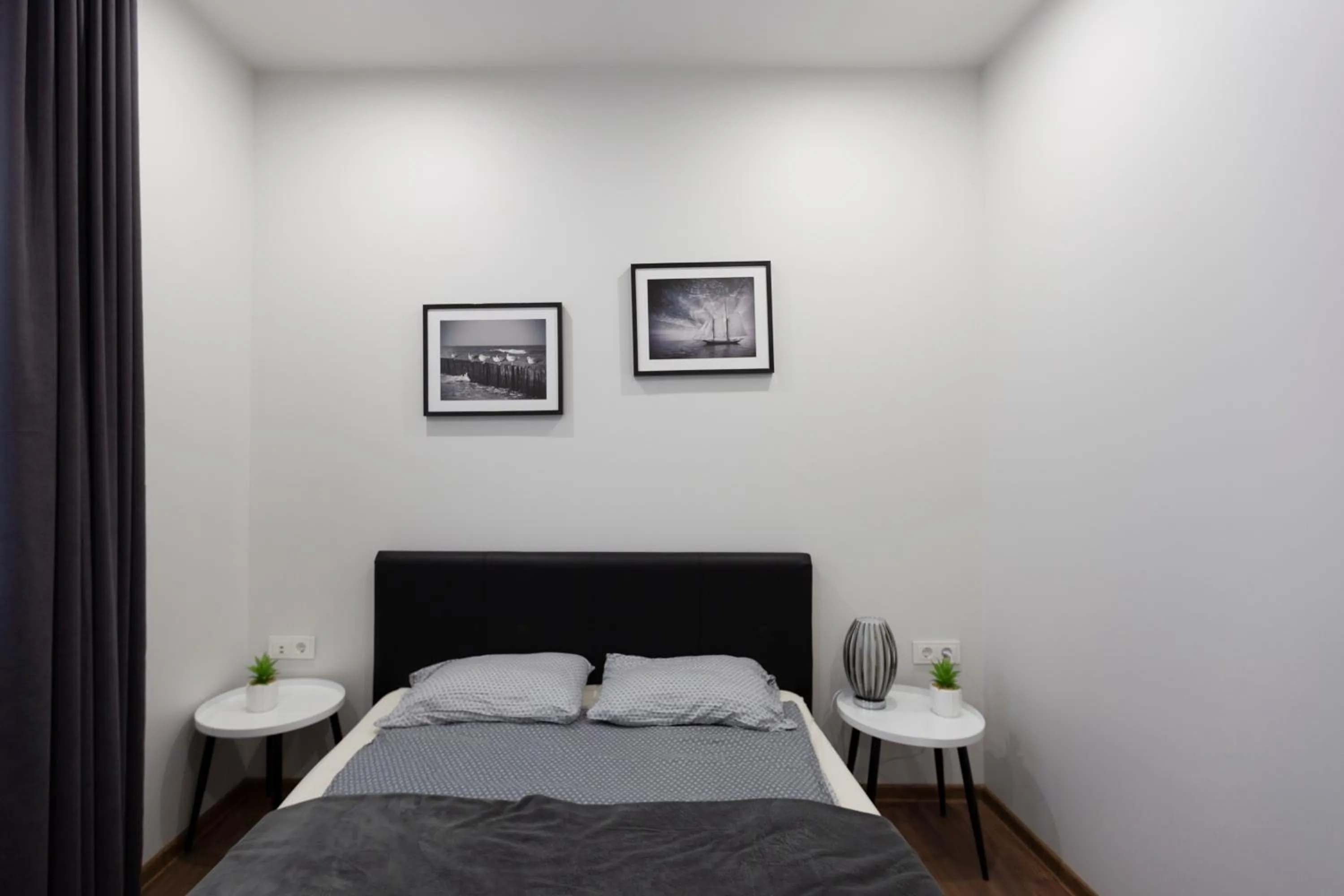 Bed in Oak house apartments