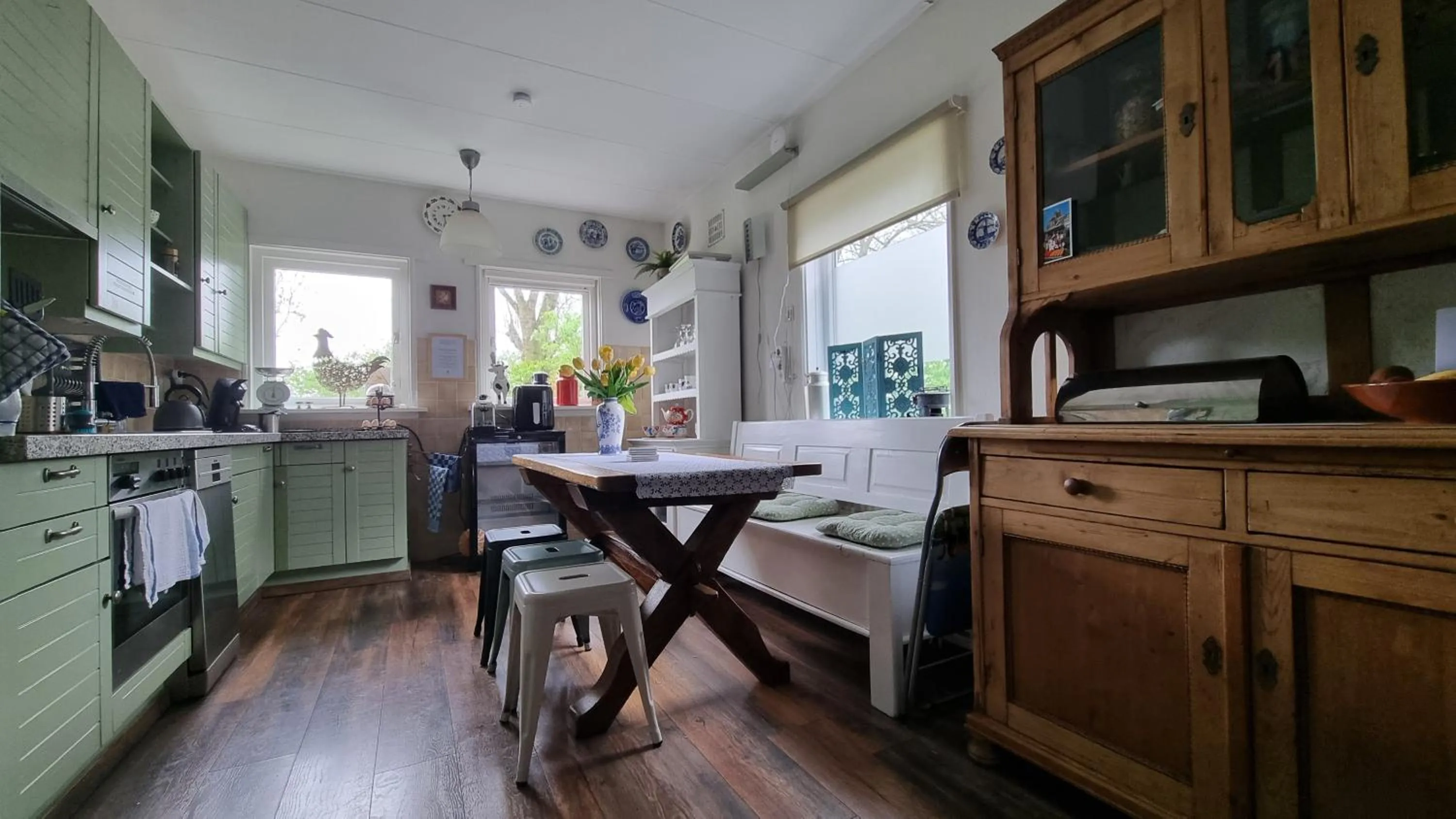 Kitchen or kitchenette in City Farmer Amsterdam a Guesthouse with Free Parking, Bikes & Easy City Center Access