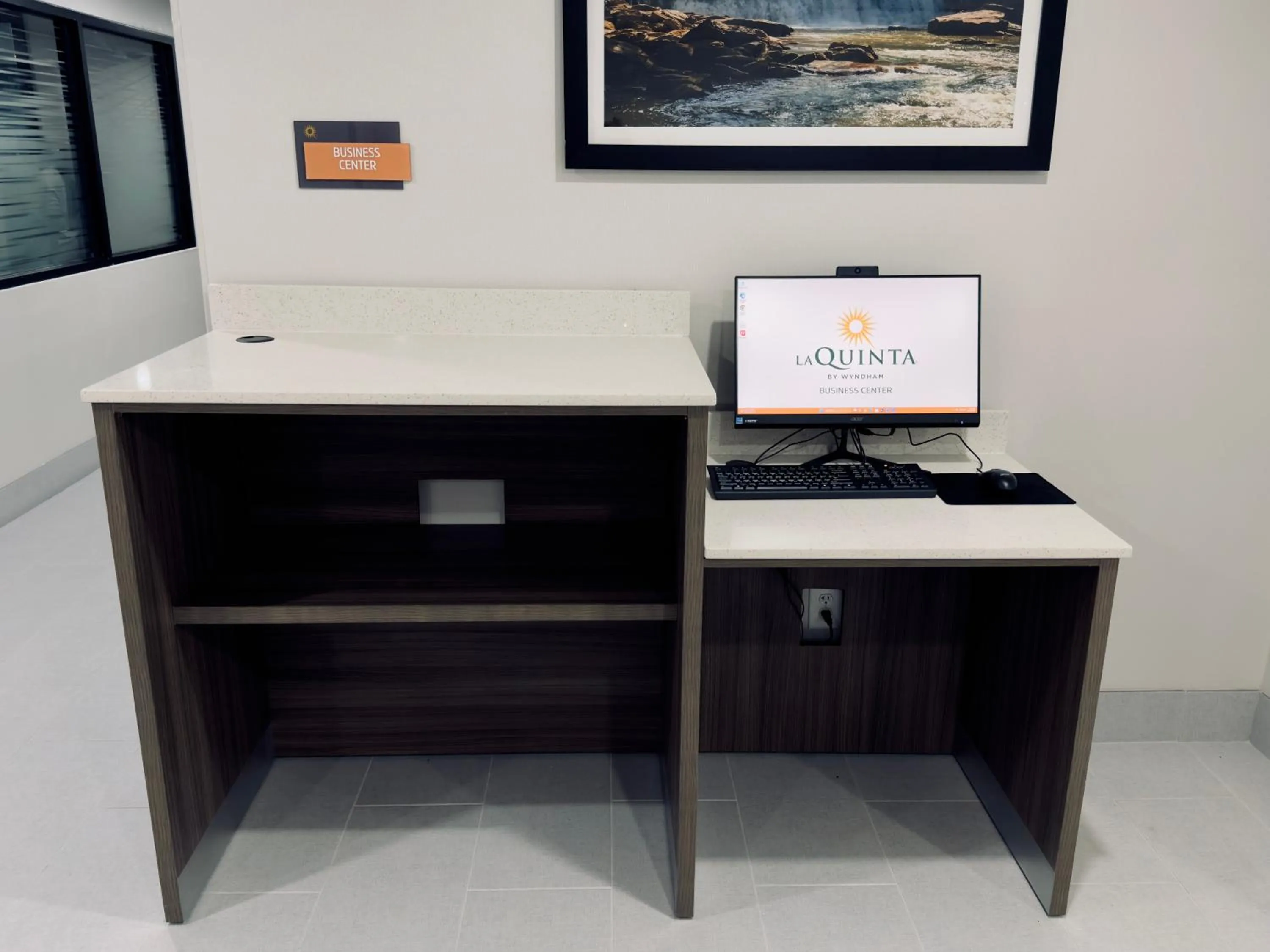 Business facilities in La Quinta by Wyndham Atlanta Roswell