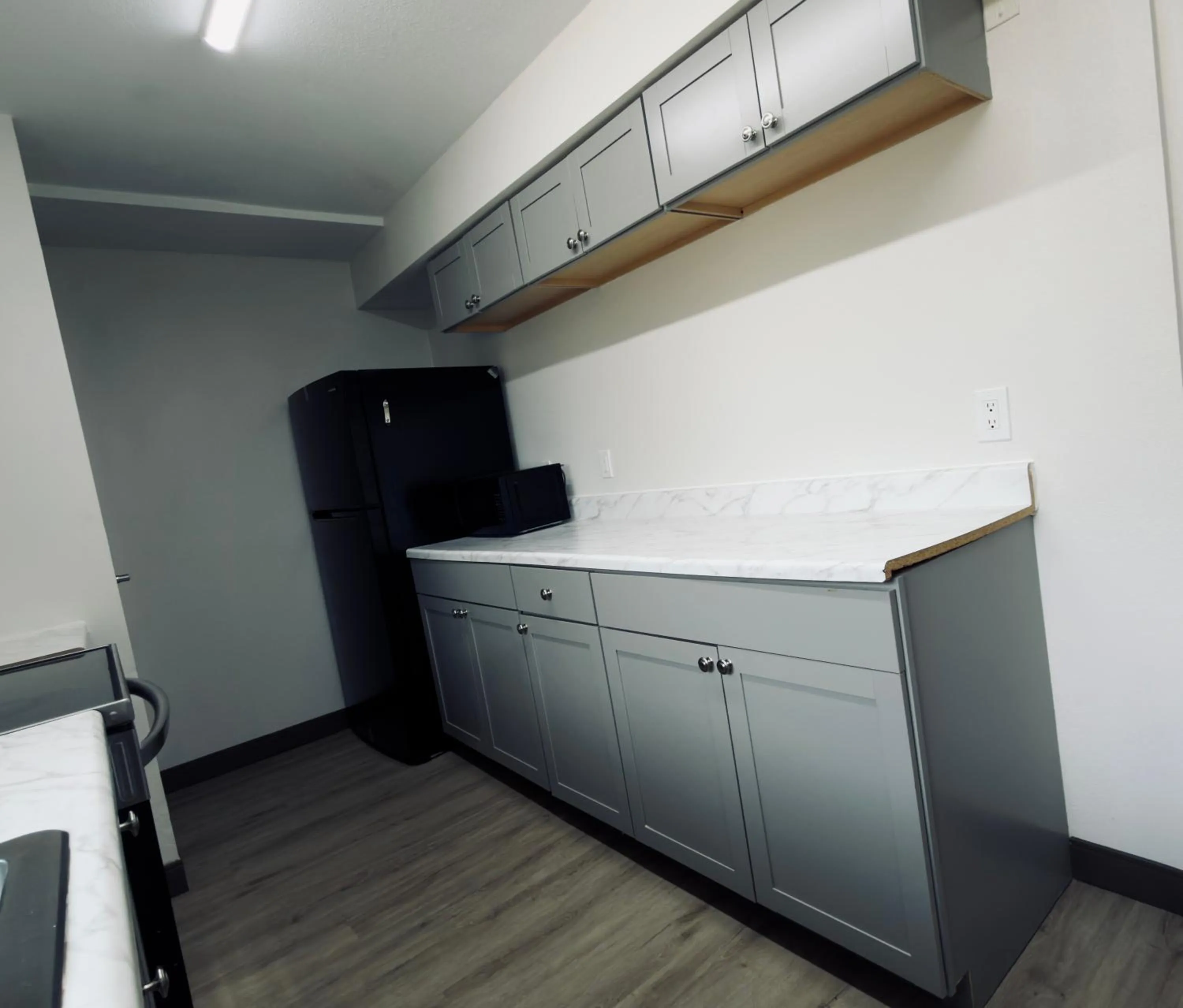 kitchen in La Quinta by Wyndham Atlanta Roswell