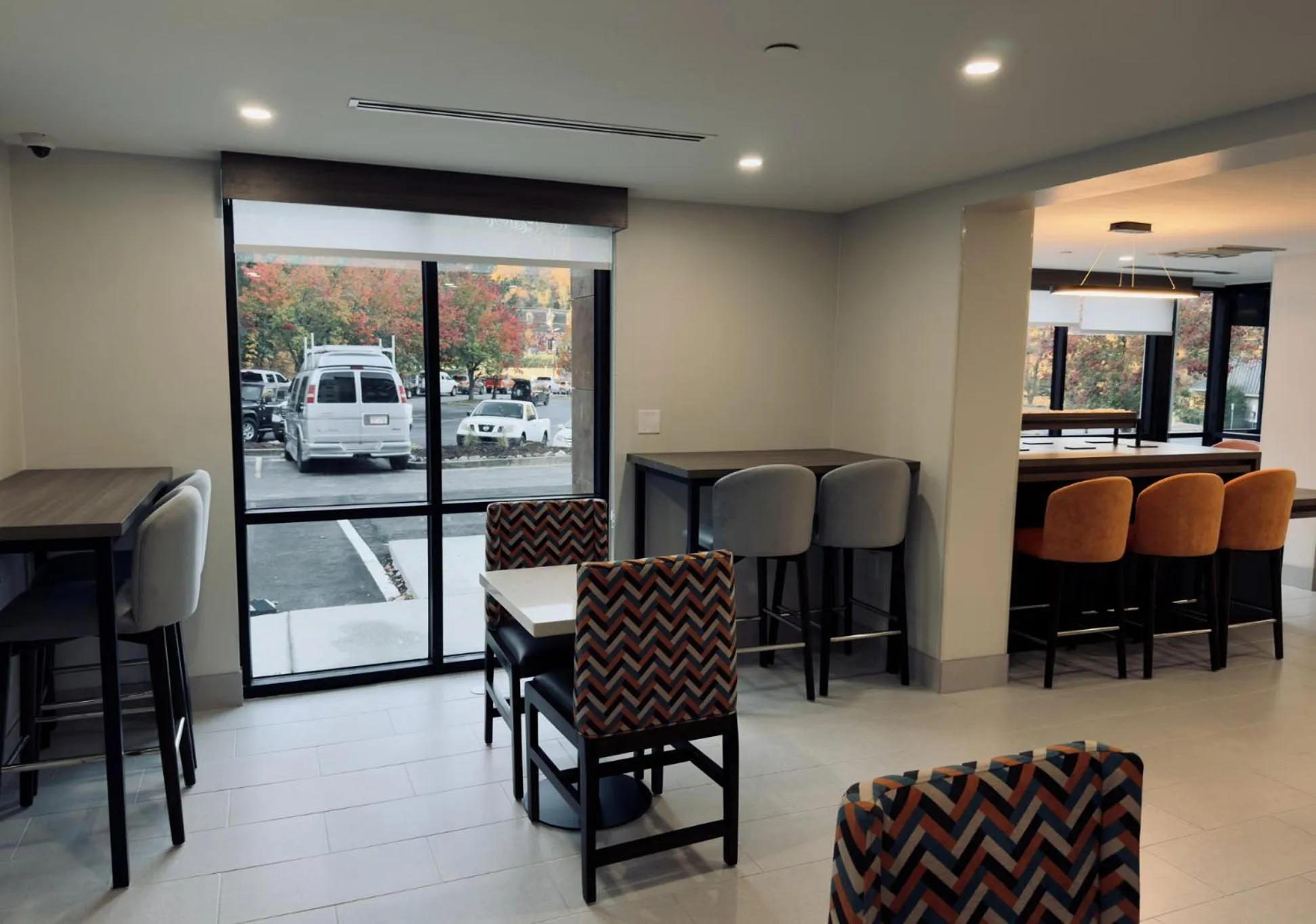 Seating area in La Quinta by Wyndham Atlanta Roswell