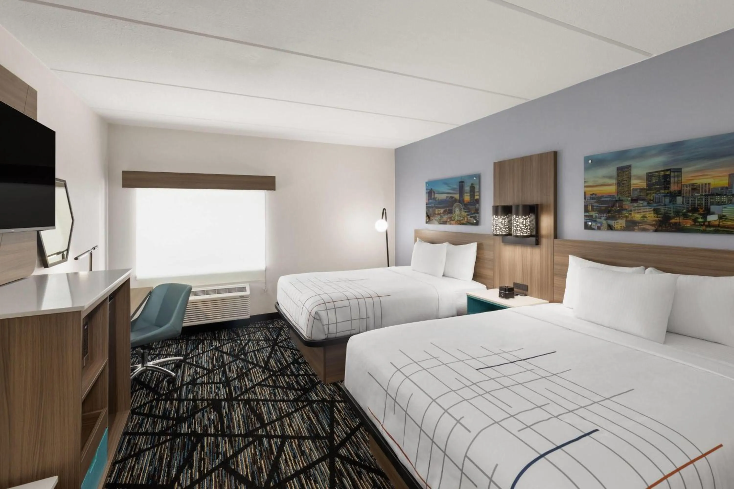 Photo of the whole room, Bed in La Quinta by Wyndham Atlanta Roswell