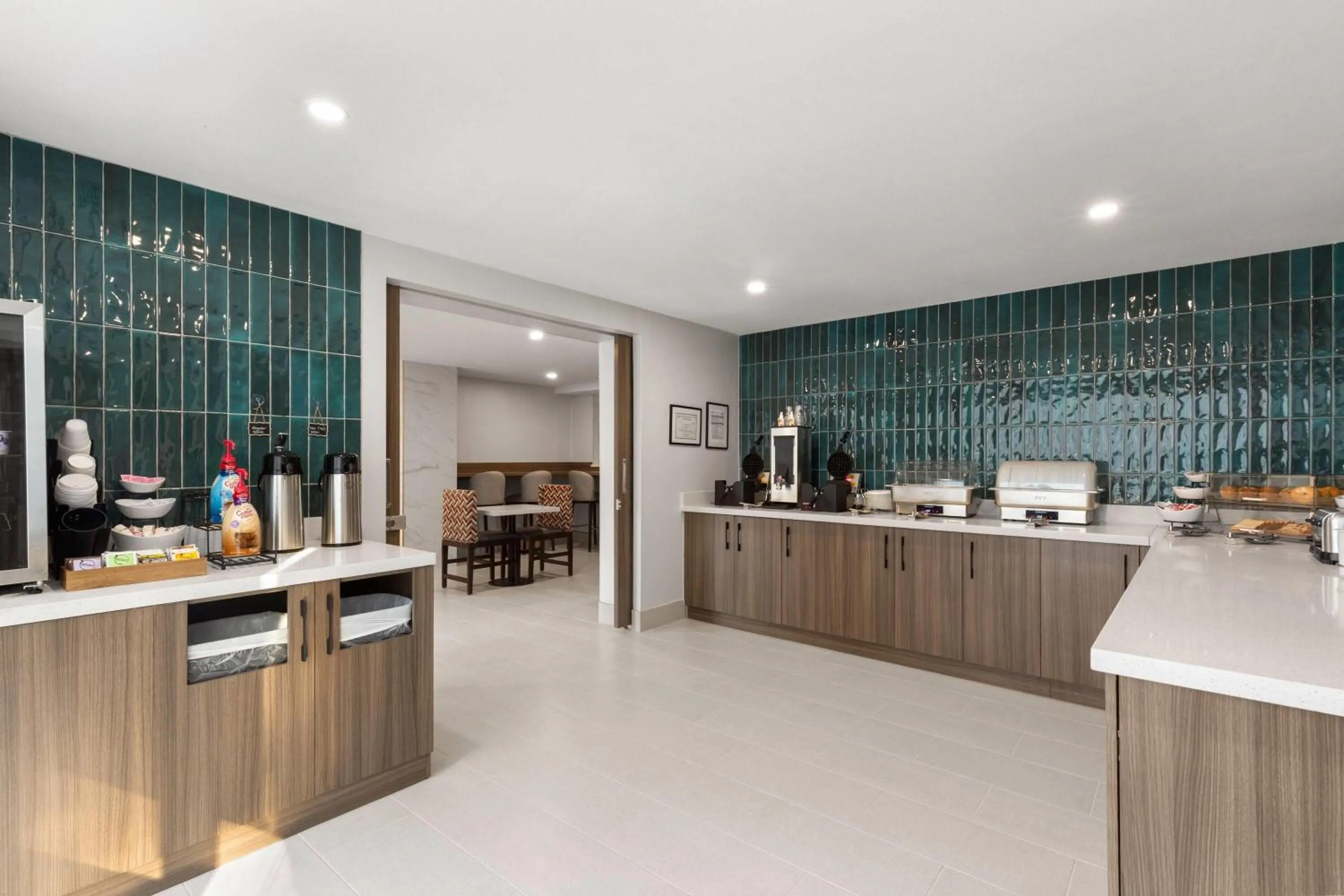 Breakfast in La Quinta by Wyndham Atlanta Roswell