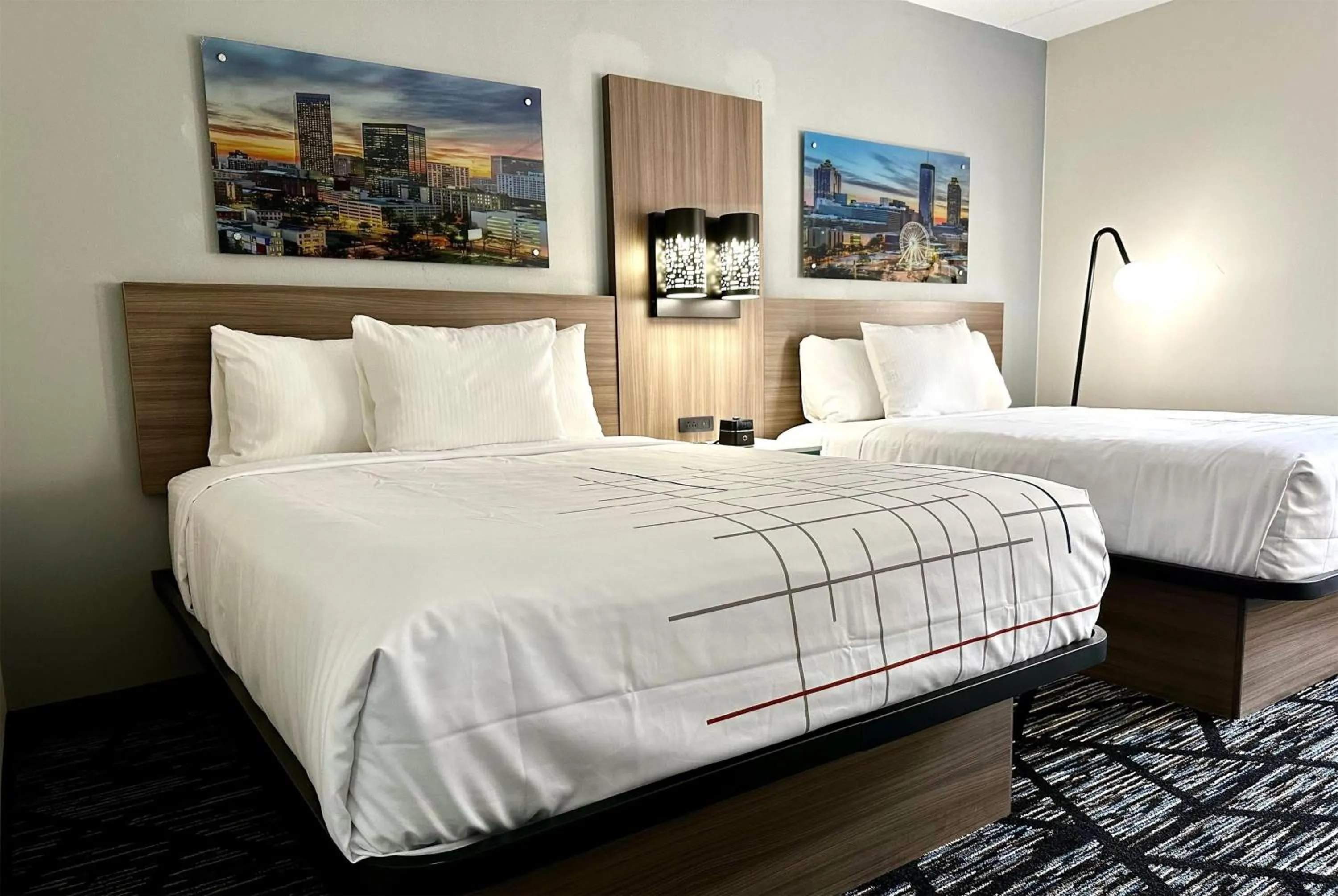 Photo of the whole room, Bed in La Quinta by Wyndham Atlanta Roswell