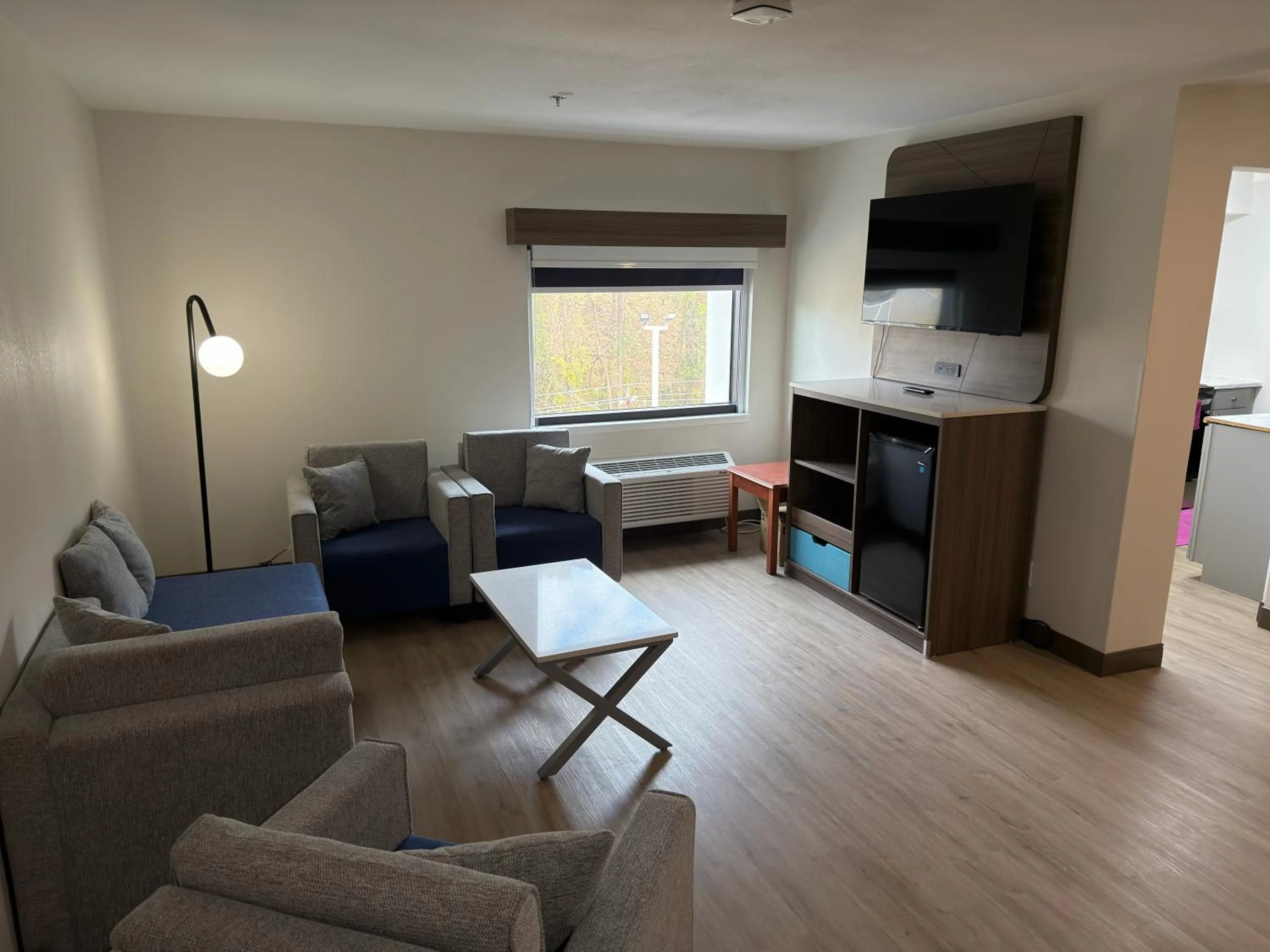 TV and multimedia in La Quinta by Wyndham Atlanta Roswell