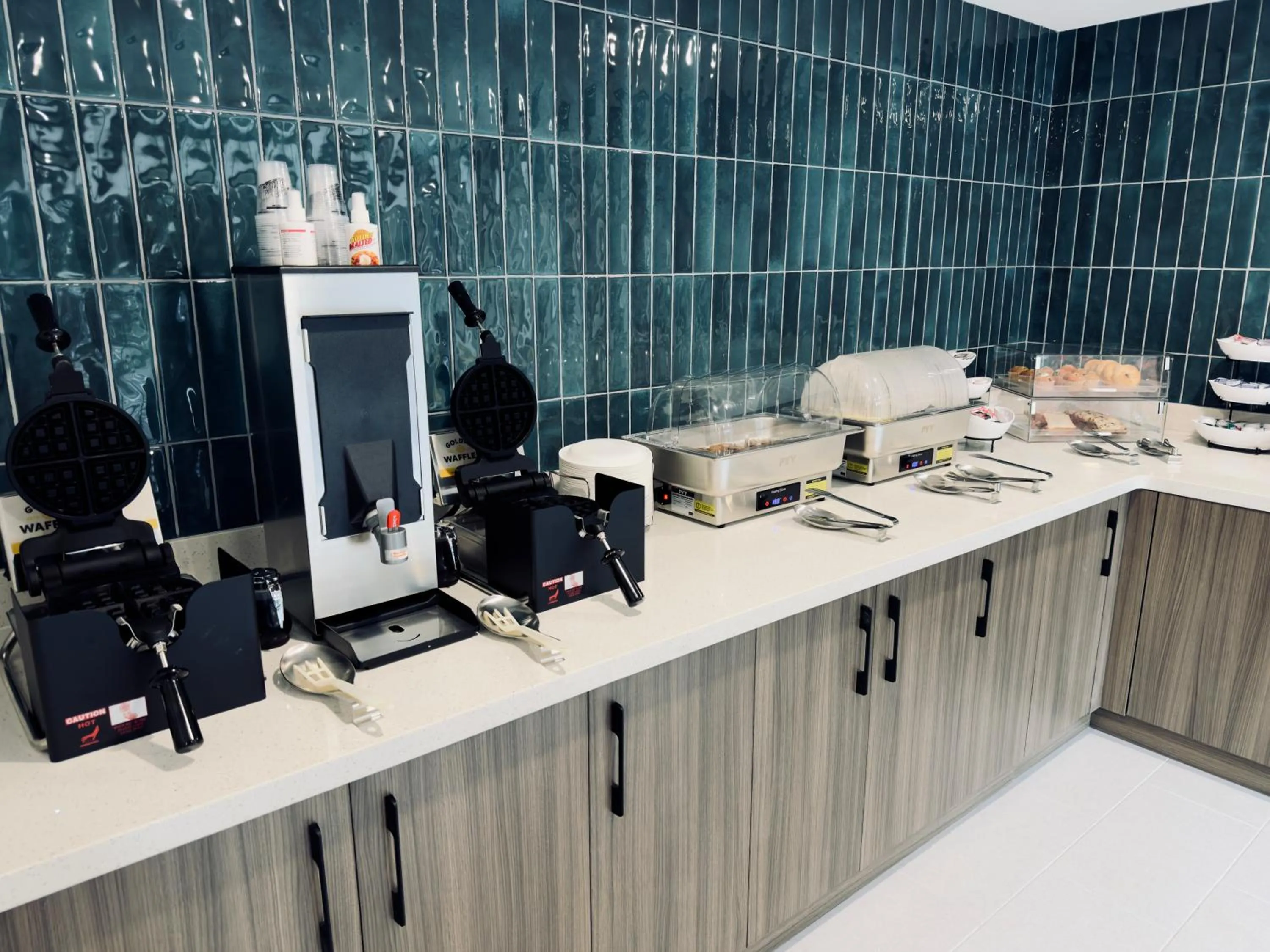 Breakfast in La Quinta by Wyndham Atlanta Roswell