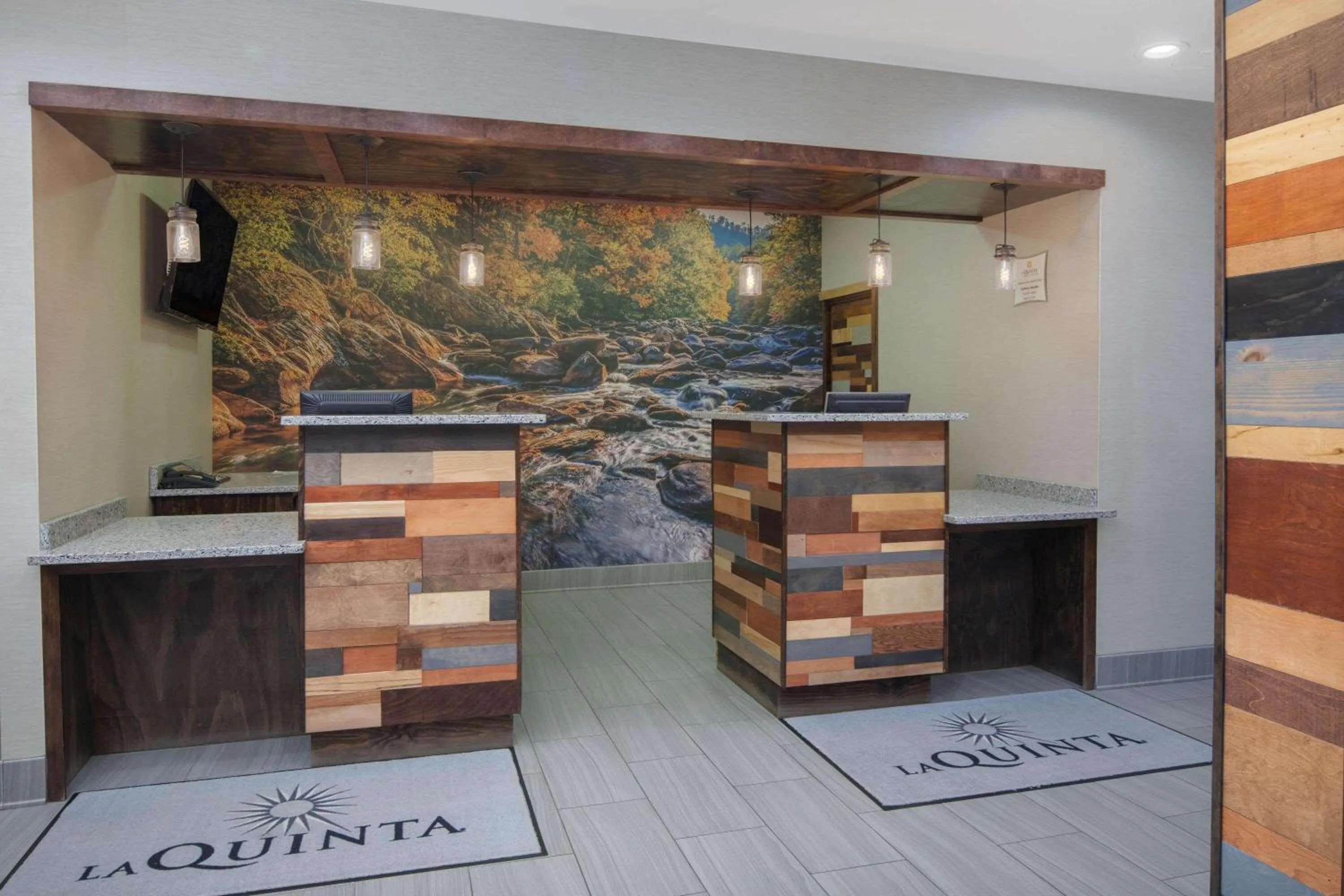 Lobby or reception in La Quinta Inn by Wyndham Calhoun South I-75