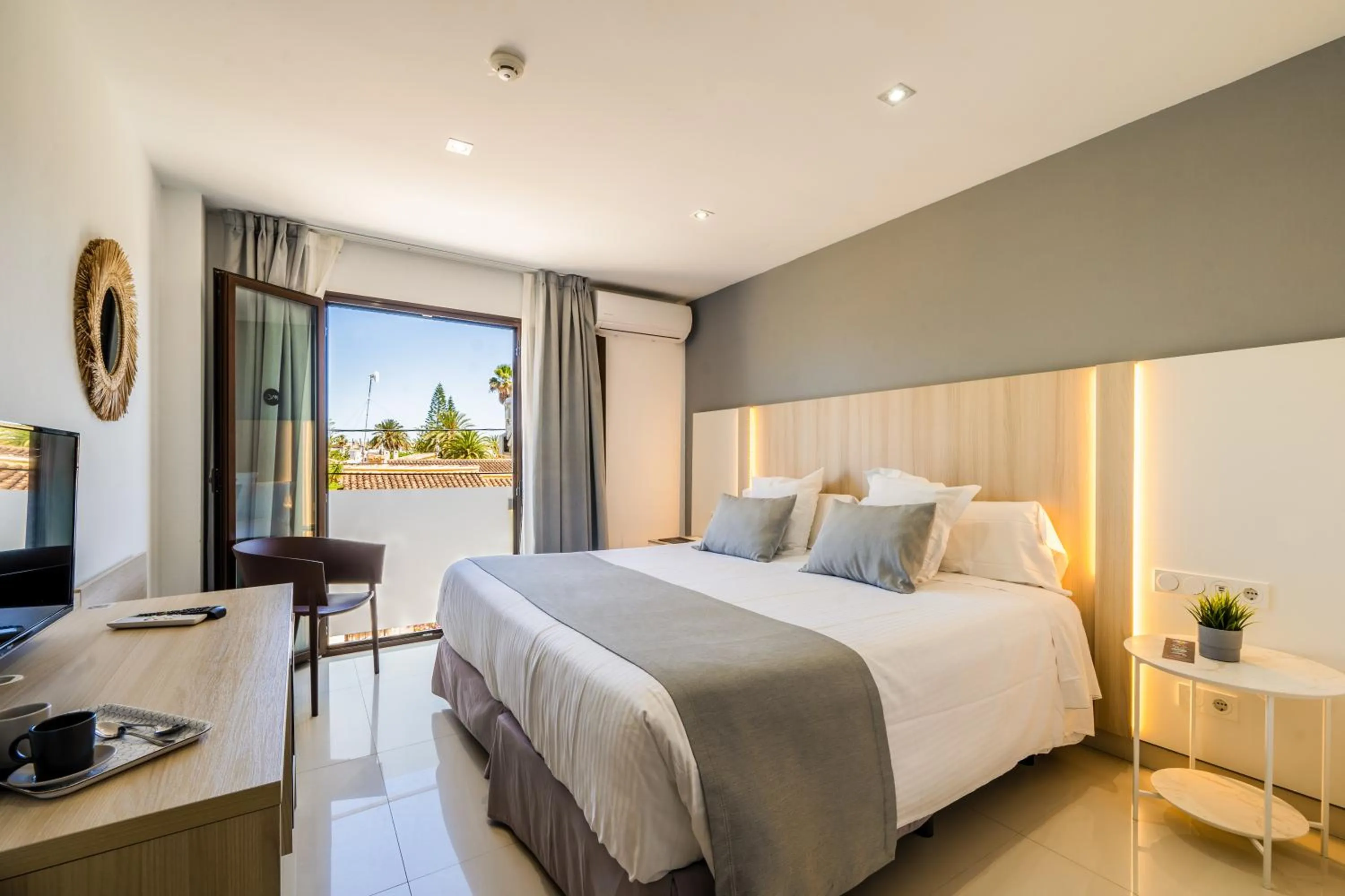 Photo of the whole room, Bed in Soul Beach Hotel By Mc - Adults Recommended